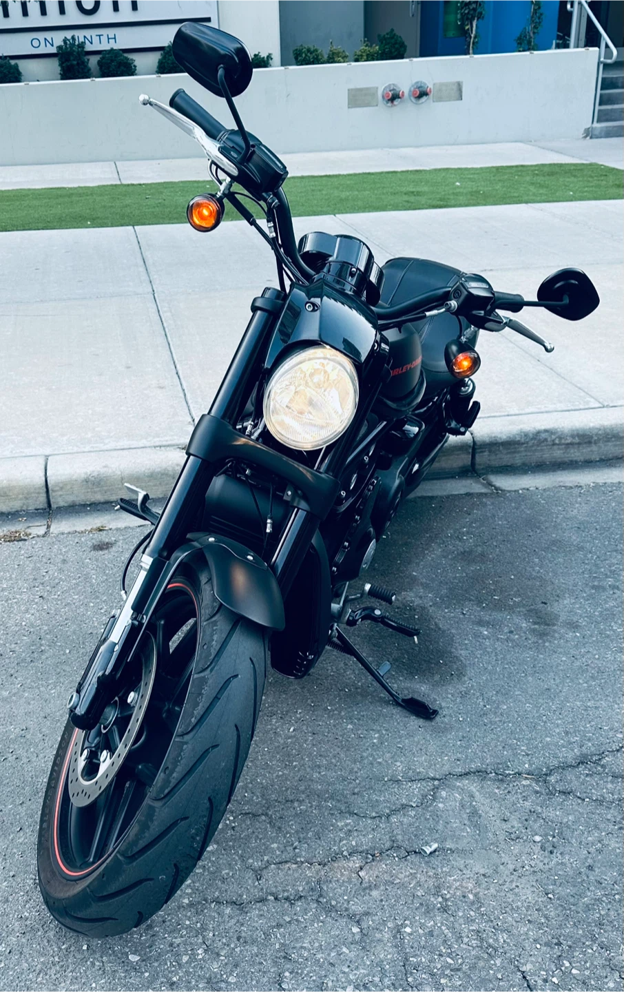 Harley-Davidson V-Rod Motorcycle - photo 2