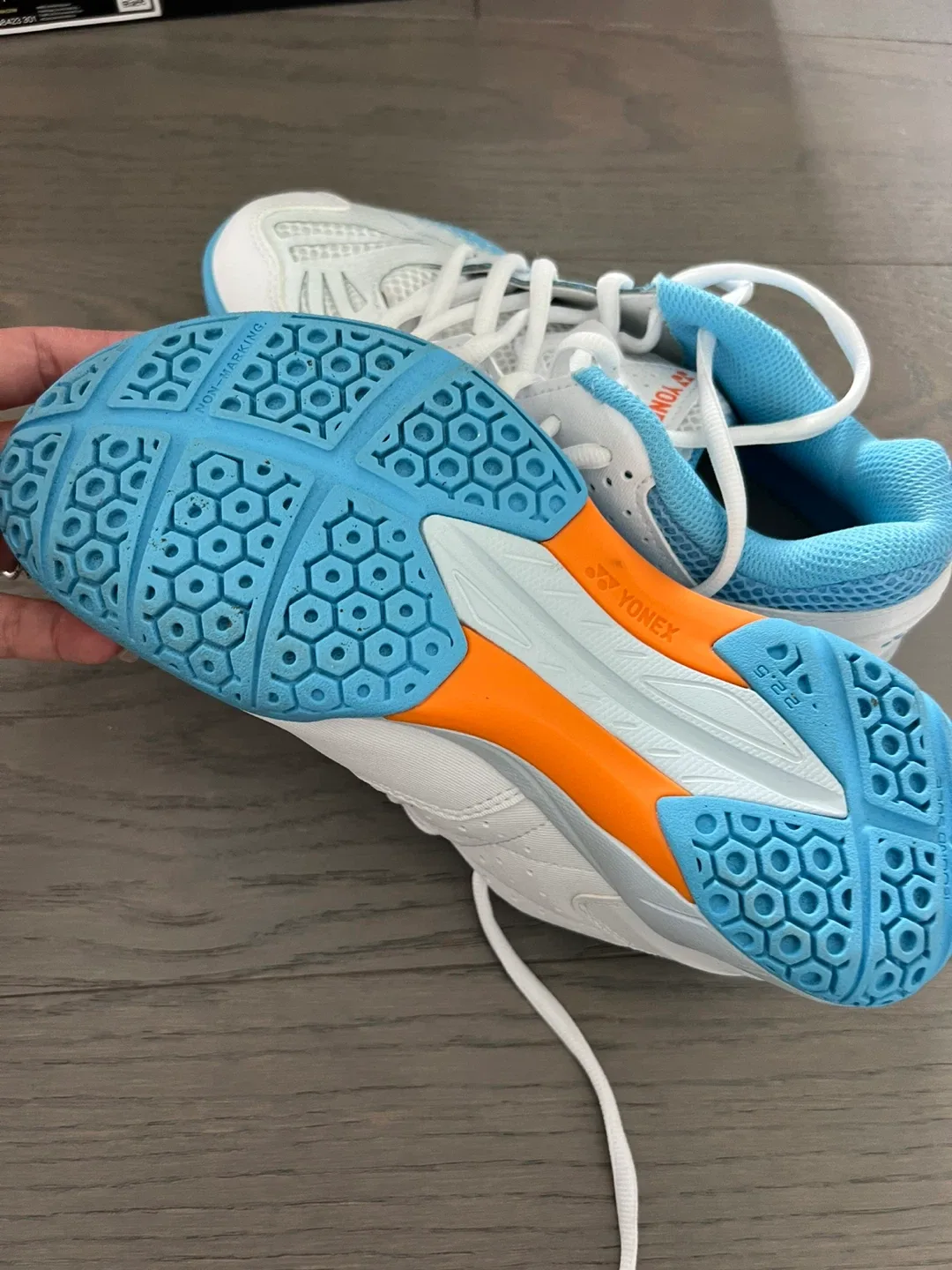 Yonex Badminton Shoes - Size 6 image indicator(2)