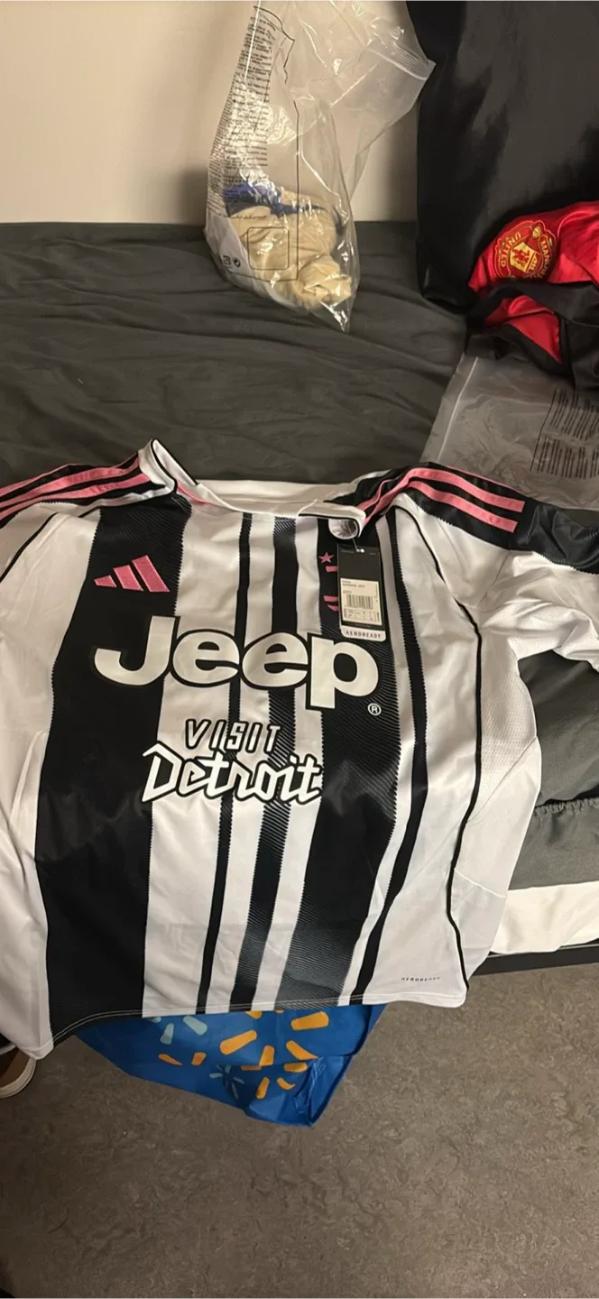 Soccer Jerseys image indicator(3)