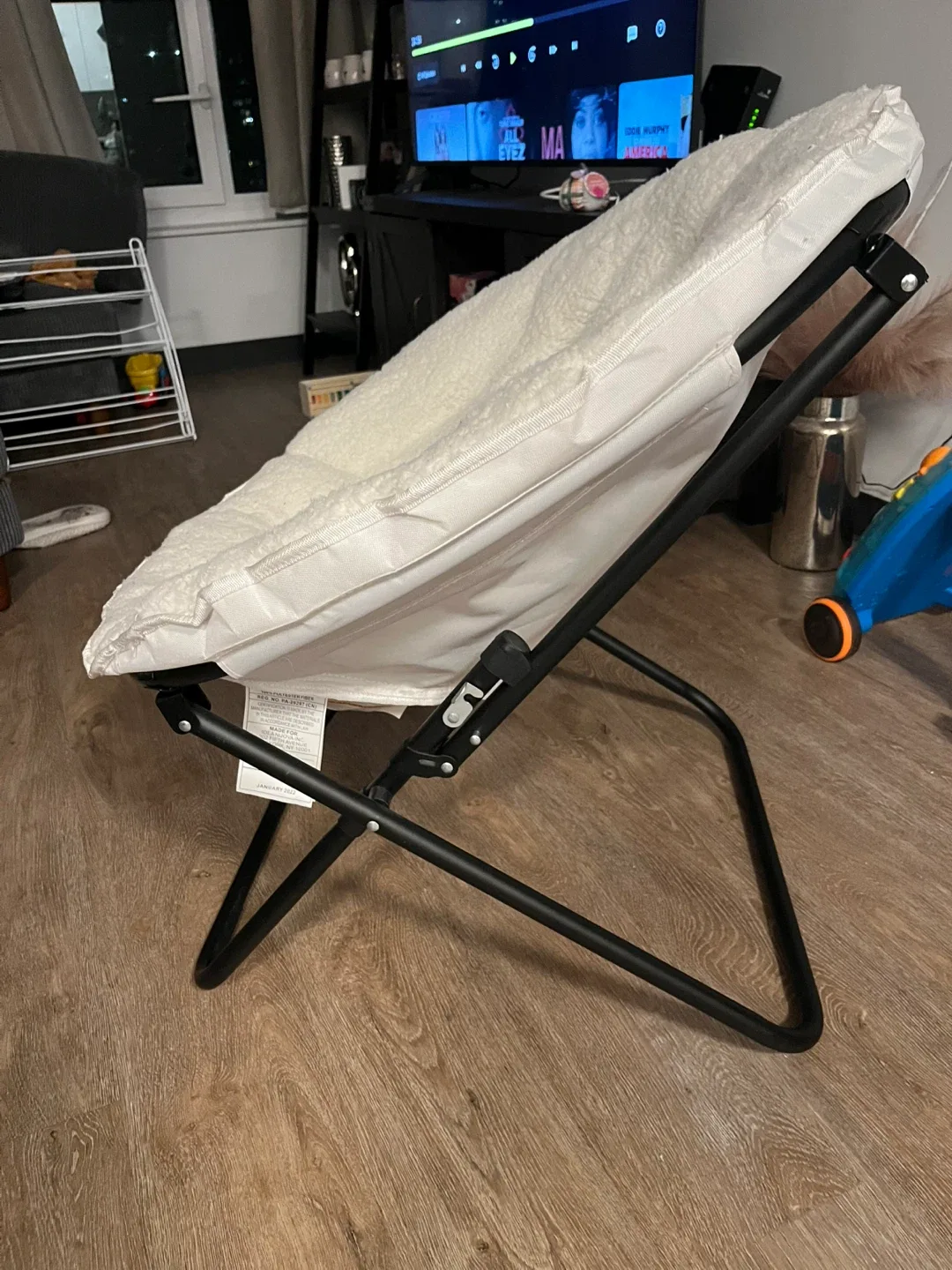 White Oversized Comfort Chair image indicator(5)