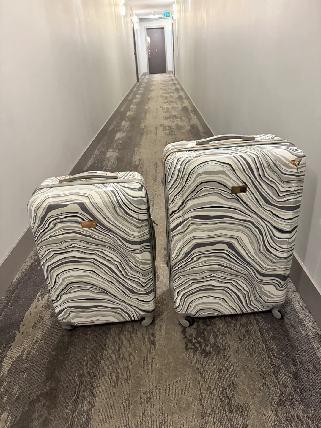 Two suitcases - photo 2