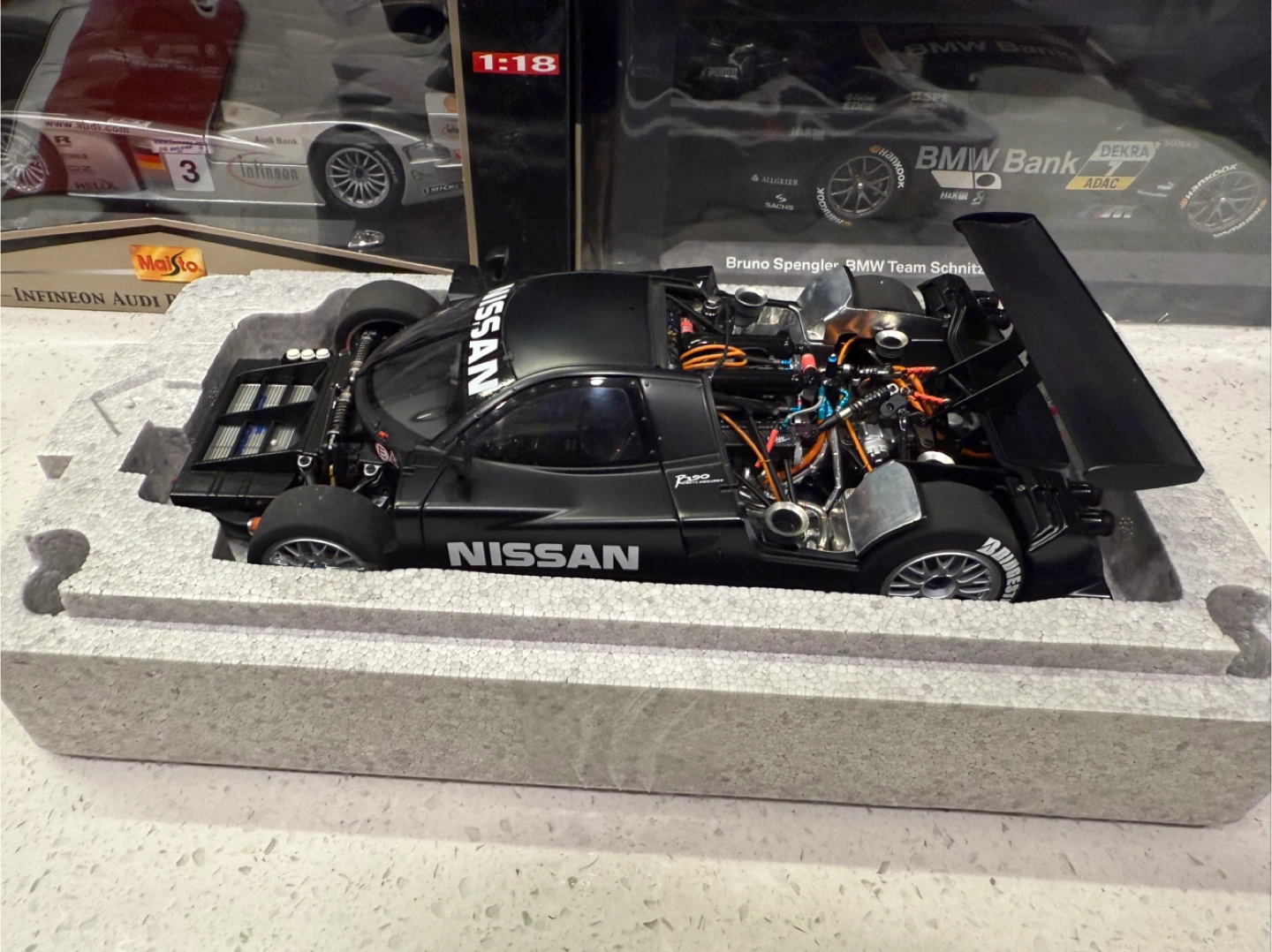 AUTOart 1997 Nissan R390 GT1 Le Mans 24 Hours Test Car