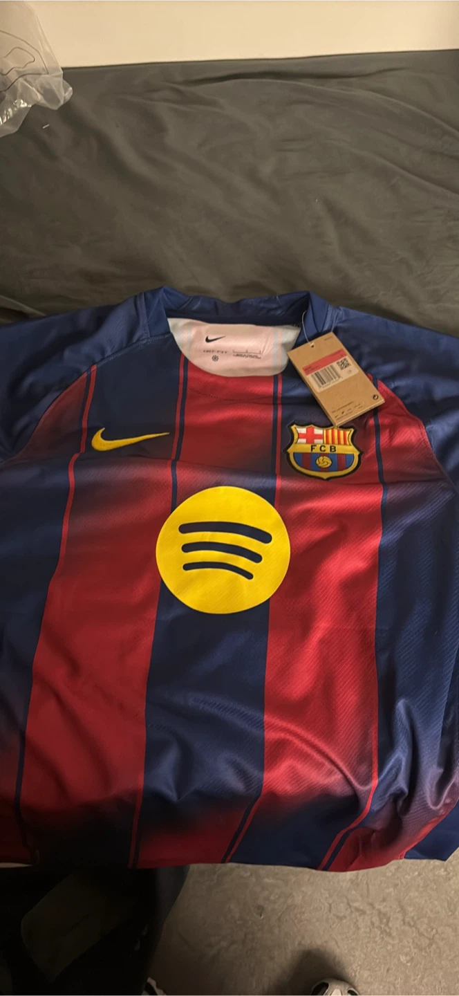 Nike FC Barcelona Lamine Yamal Jersey