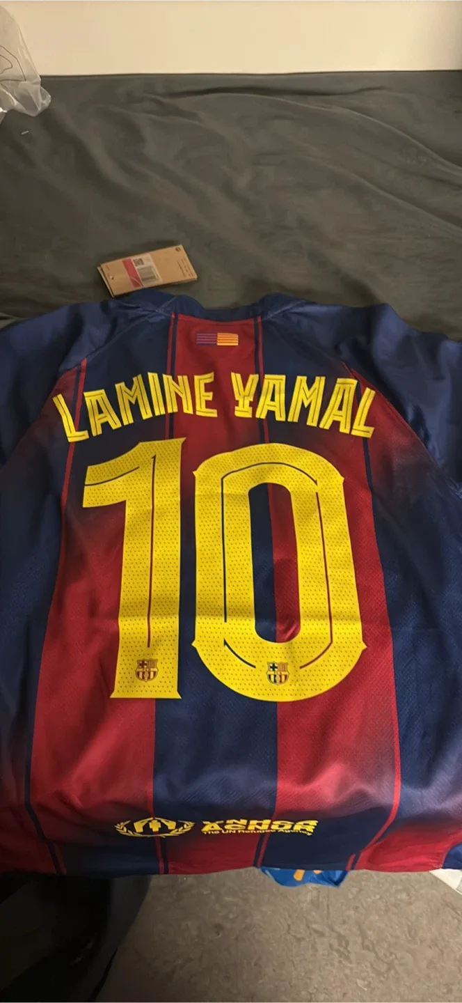 Nike FC Barcelona Lamine Yamal Jersey image indicator(2)
