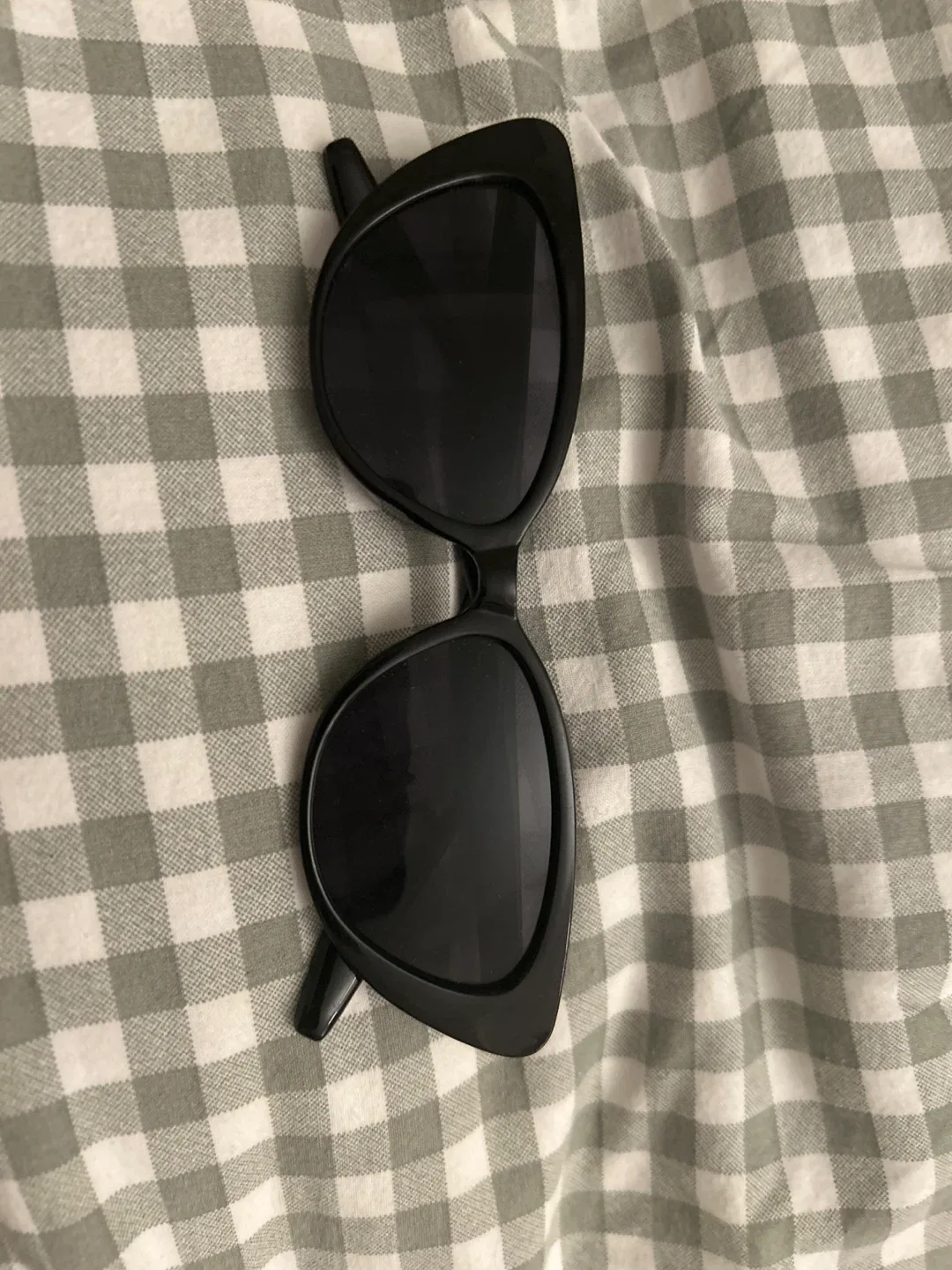 Black Cat Eye Sunglasses thumbnail