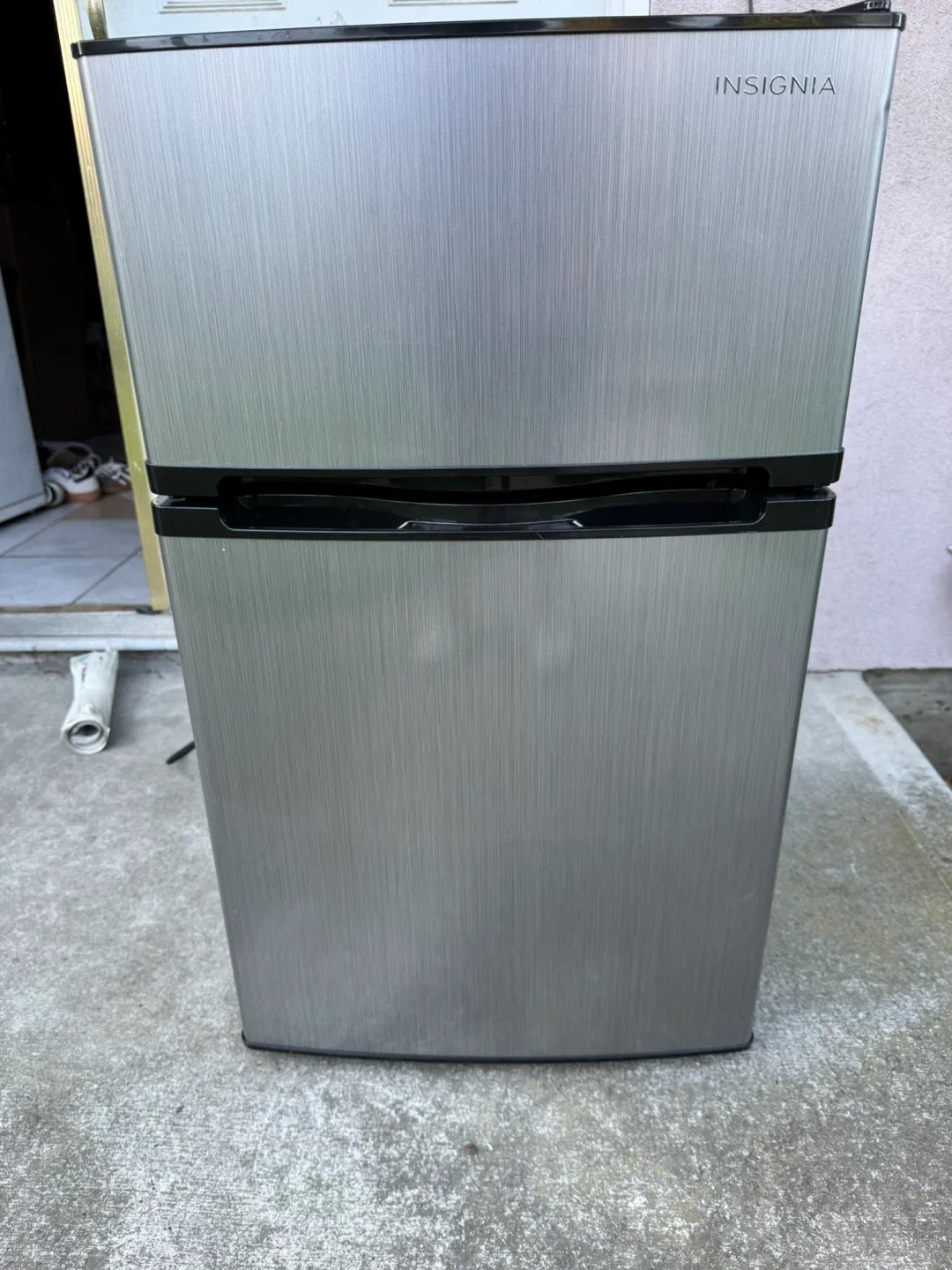 Insignia Mini Fridge - Compact and Convenient!