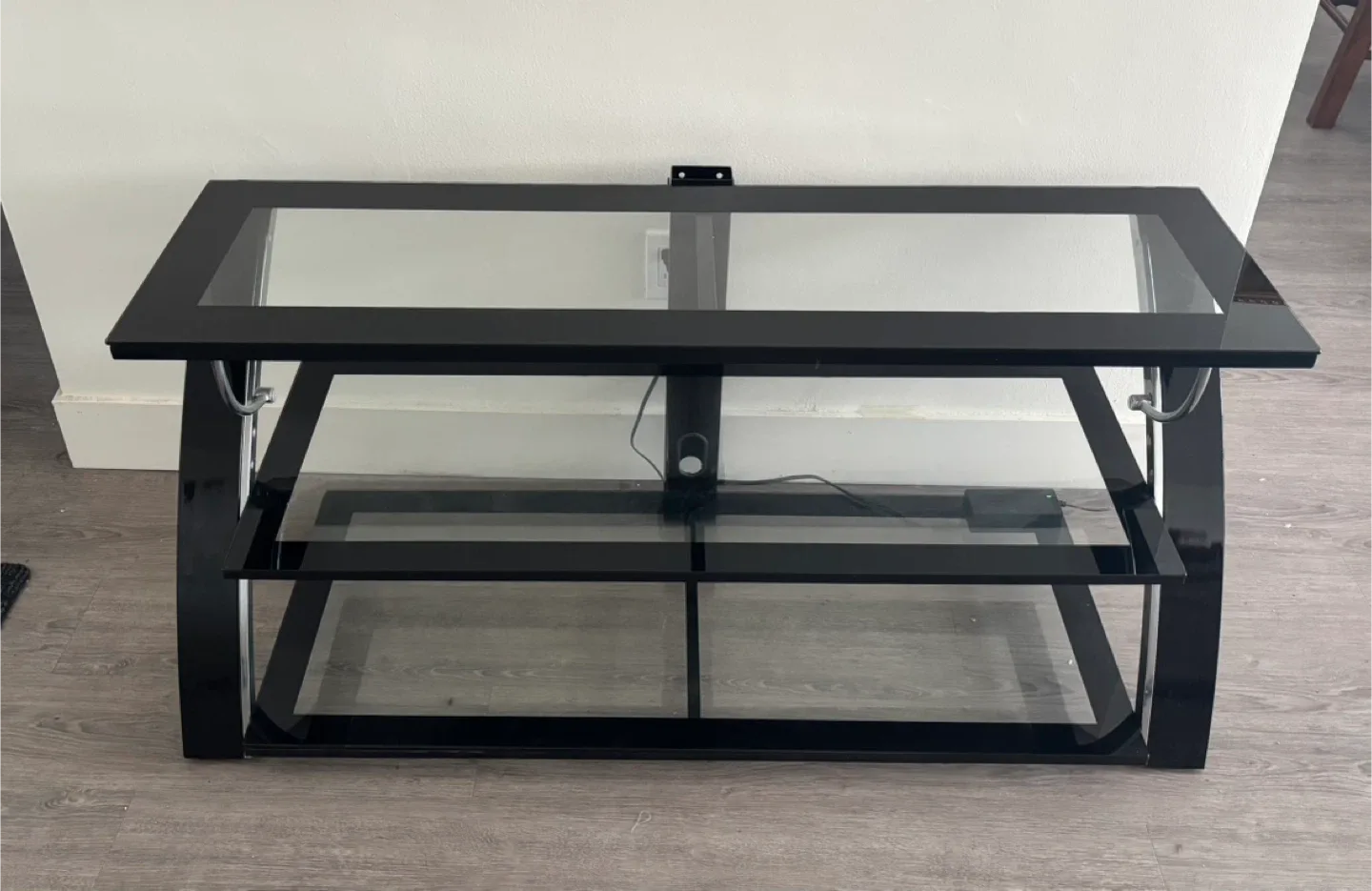 Glass TV Stand 55”- 1.5m length image indicator(3)