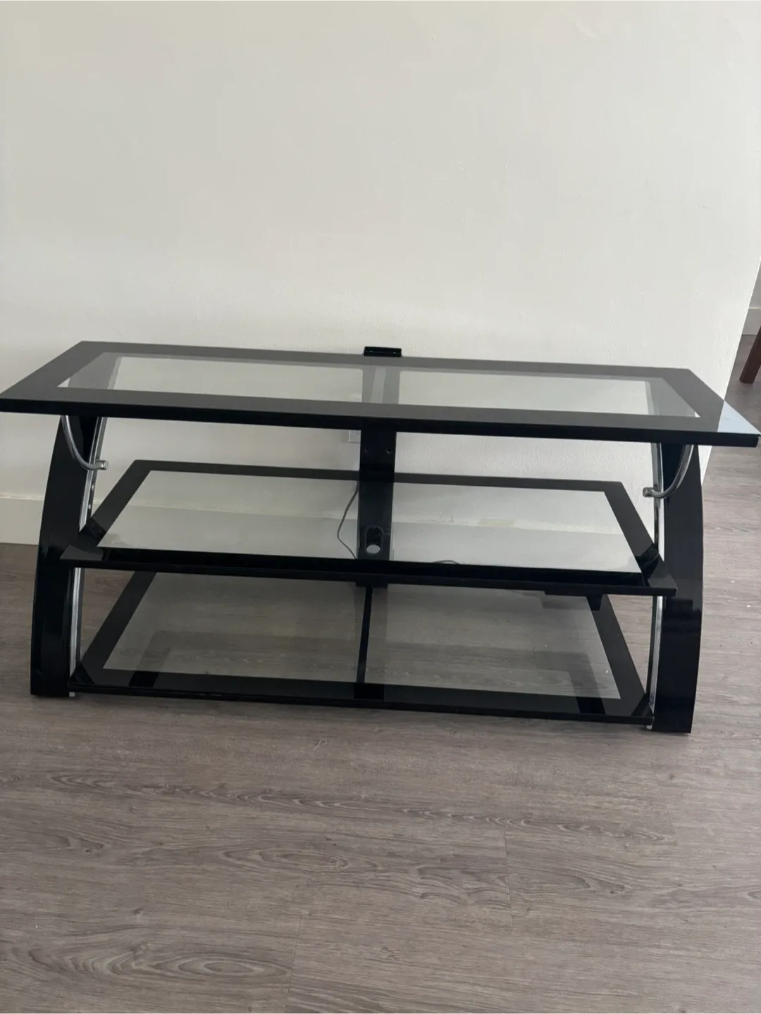 Glass TV Stand 55”- 1.5m length image indicator(2)