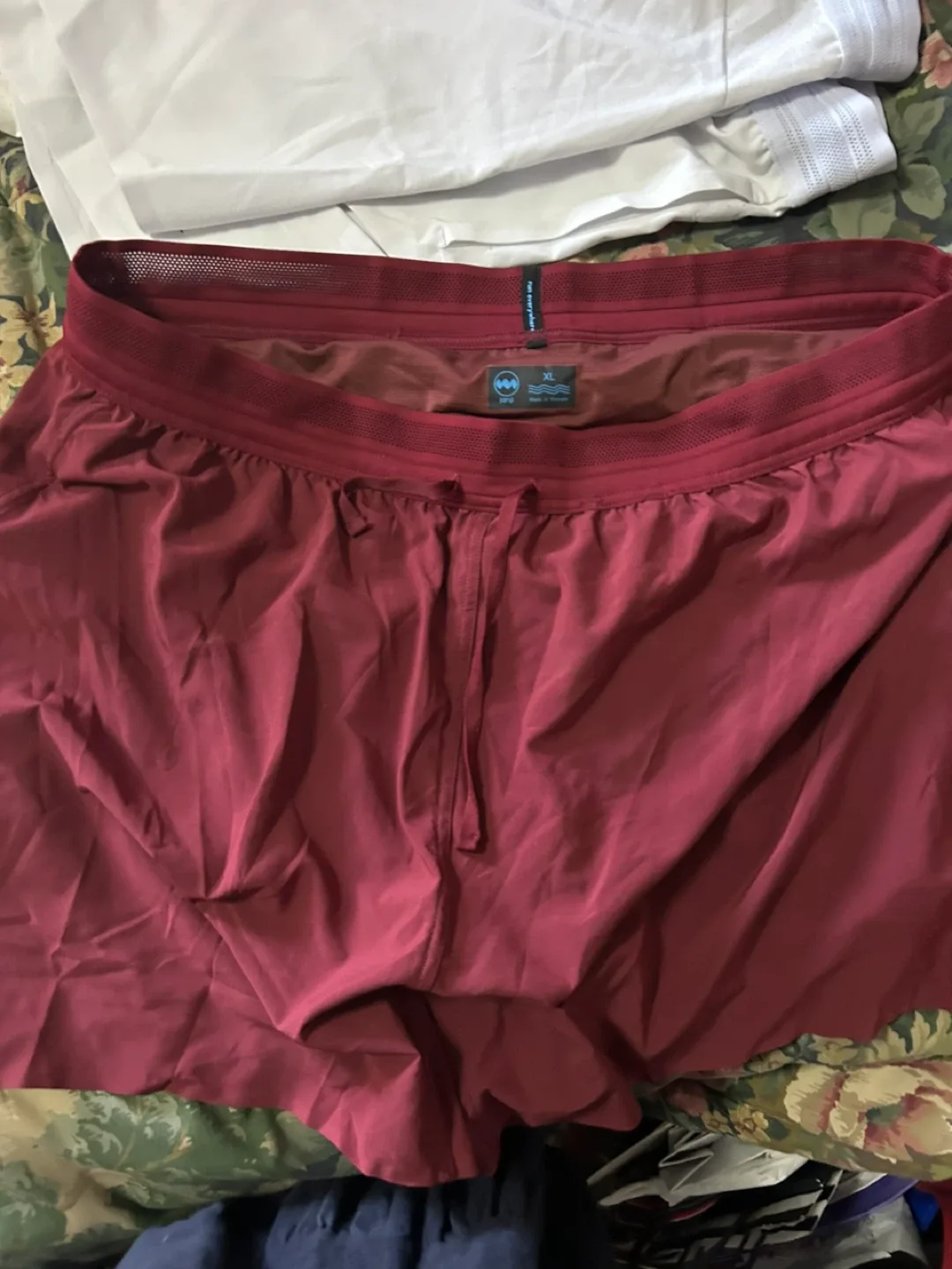 Janji Interval men’s Shorts - XL - Maroon image indicator(2)