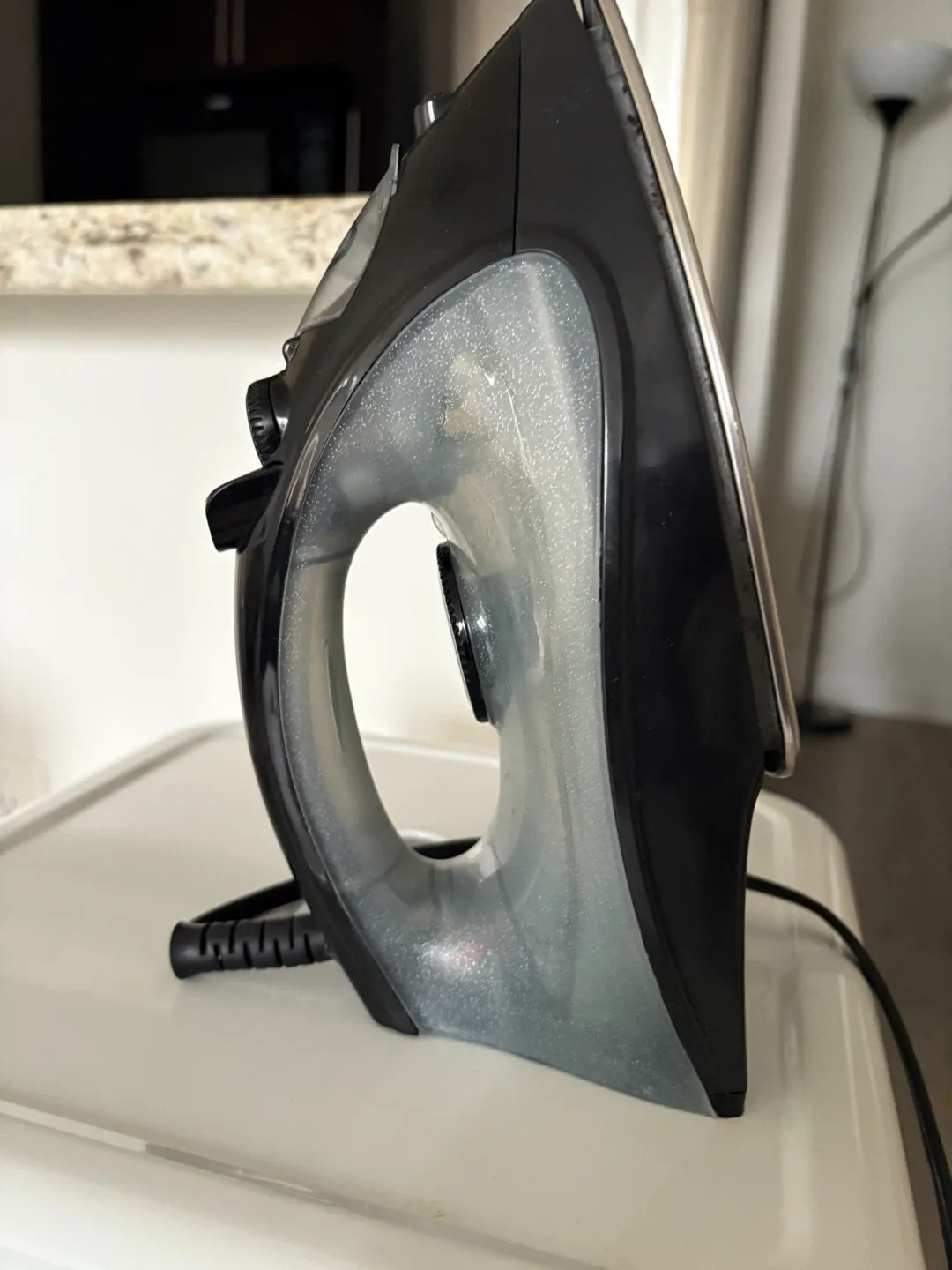 Proctor Silex Iron - Great for Quick Pressing! thumbnail