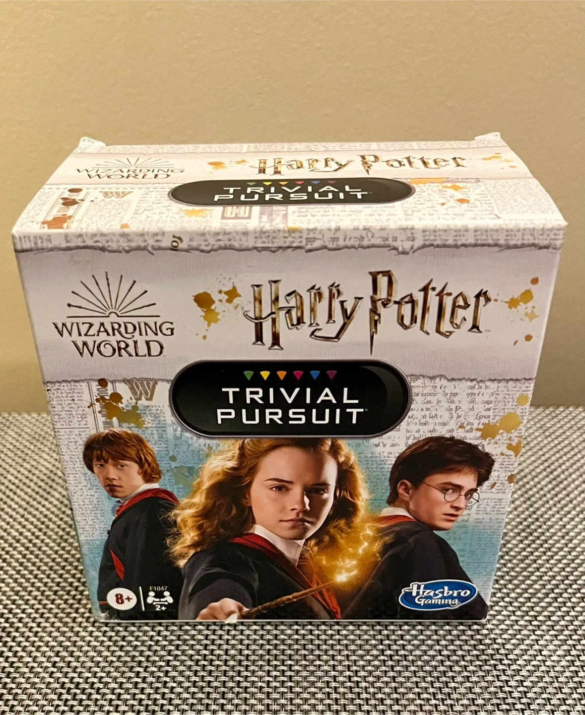 Trivial Pursuit: Wizarding World Harry Potter Game thumbnail