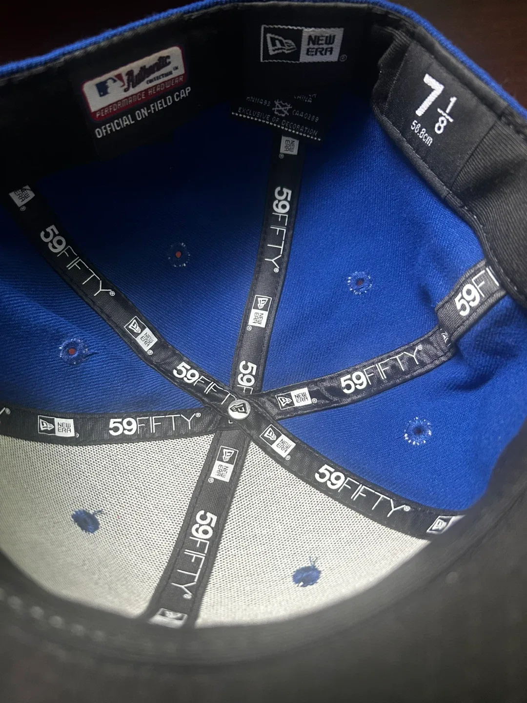 Toronto Blue Jays New Era 59FIFTY Fitted Cap - 7 1/8 image indicator(5)