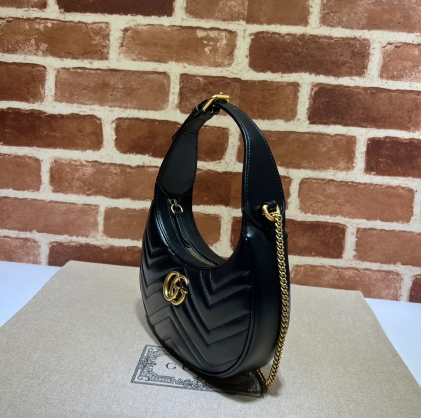 Gucci GG Marmont Mini Shoulder Bag Black image indicator(2)