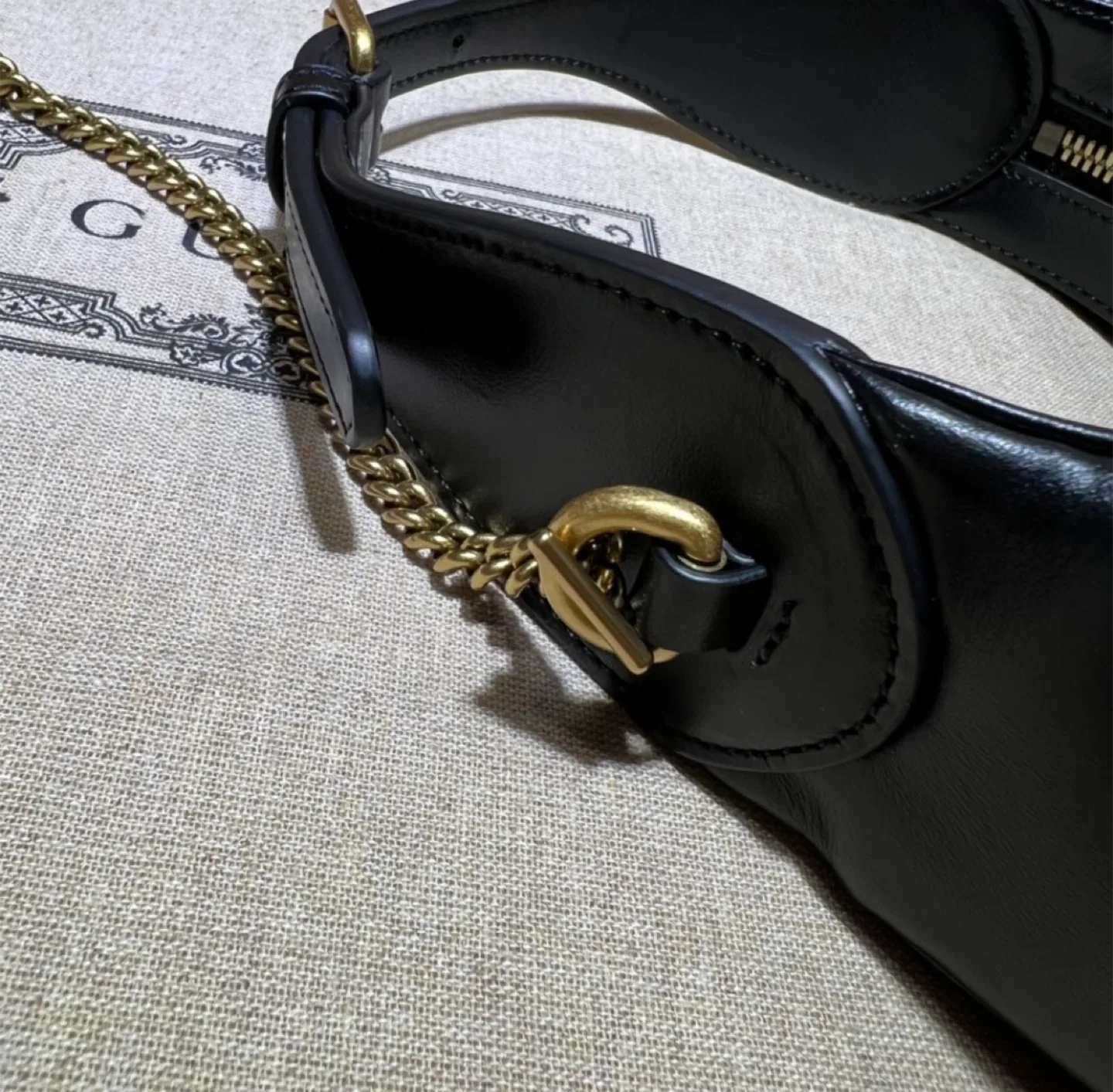 Gucci GG Marmont Mini Shoulder Bag Black image indicator(6)