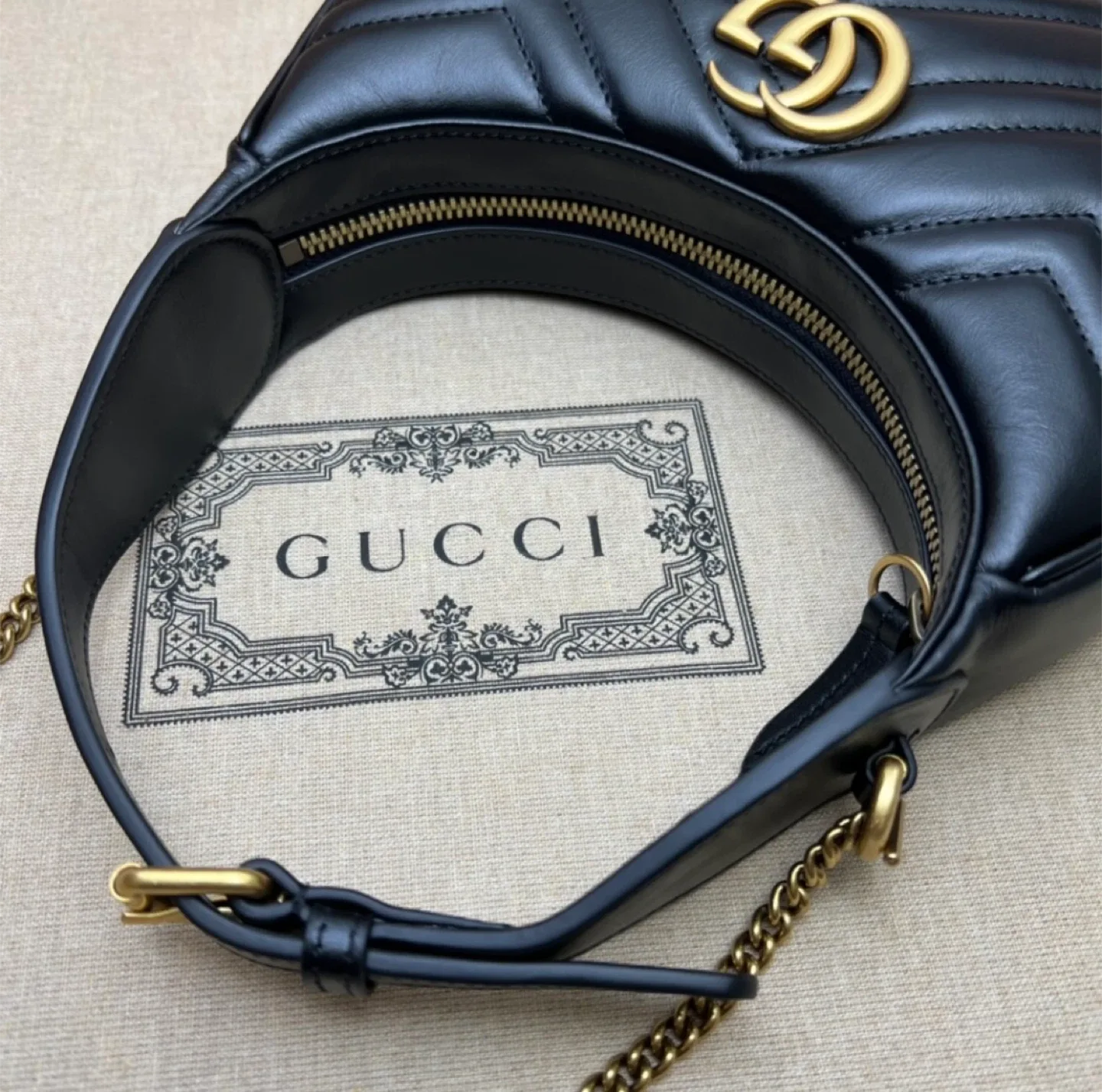 Gucci GG Marmont Mini Shoulder Bag Black image indicator(7)