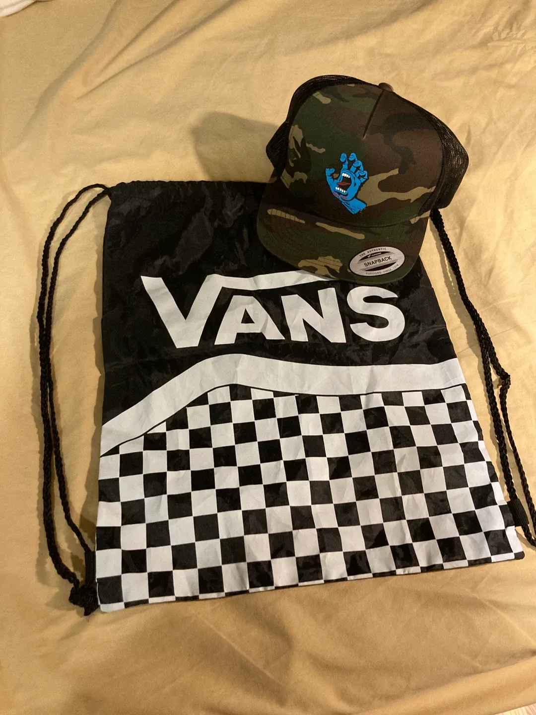 Santa Cruz Yupoong Snapback Hat & Vans Bag thumbnail