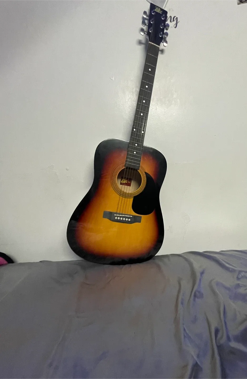 Yamaha Acoustic Guitar - Black image indicator(4)