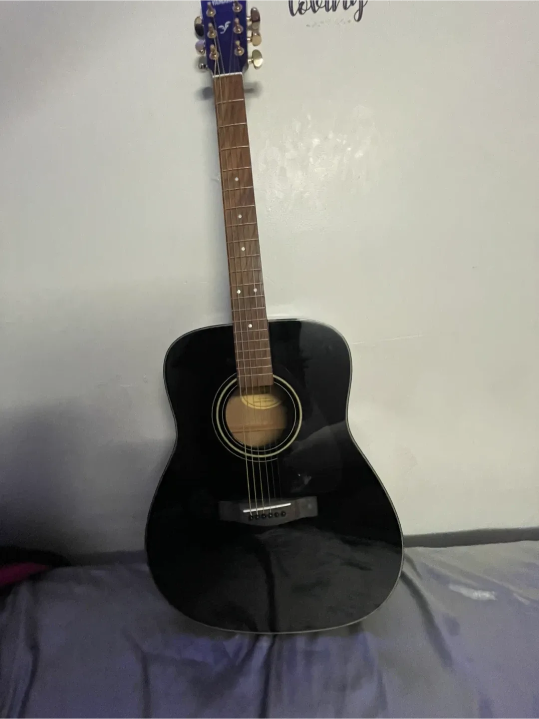 Yamaha Acoustic Guitar - Black image indicator(2)
