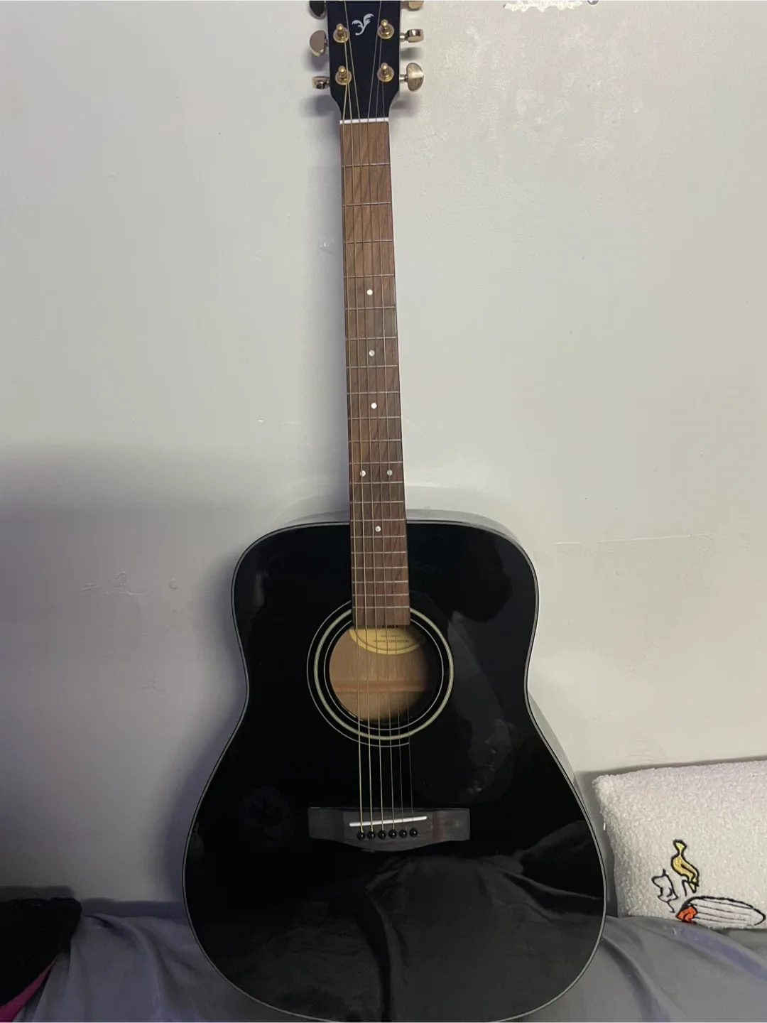 Yamaha Acoustic Guitar - Black image indicator(5)