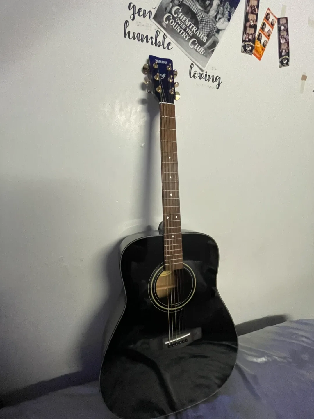 Yamaha Acoustic Guitar - Black image indicator(3)