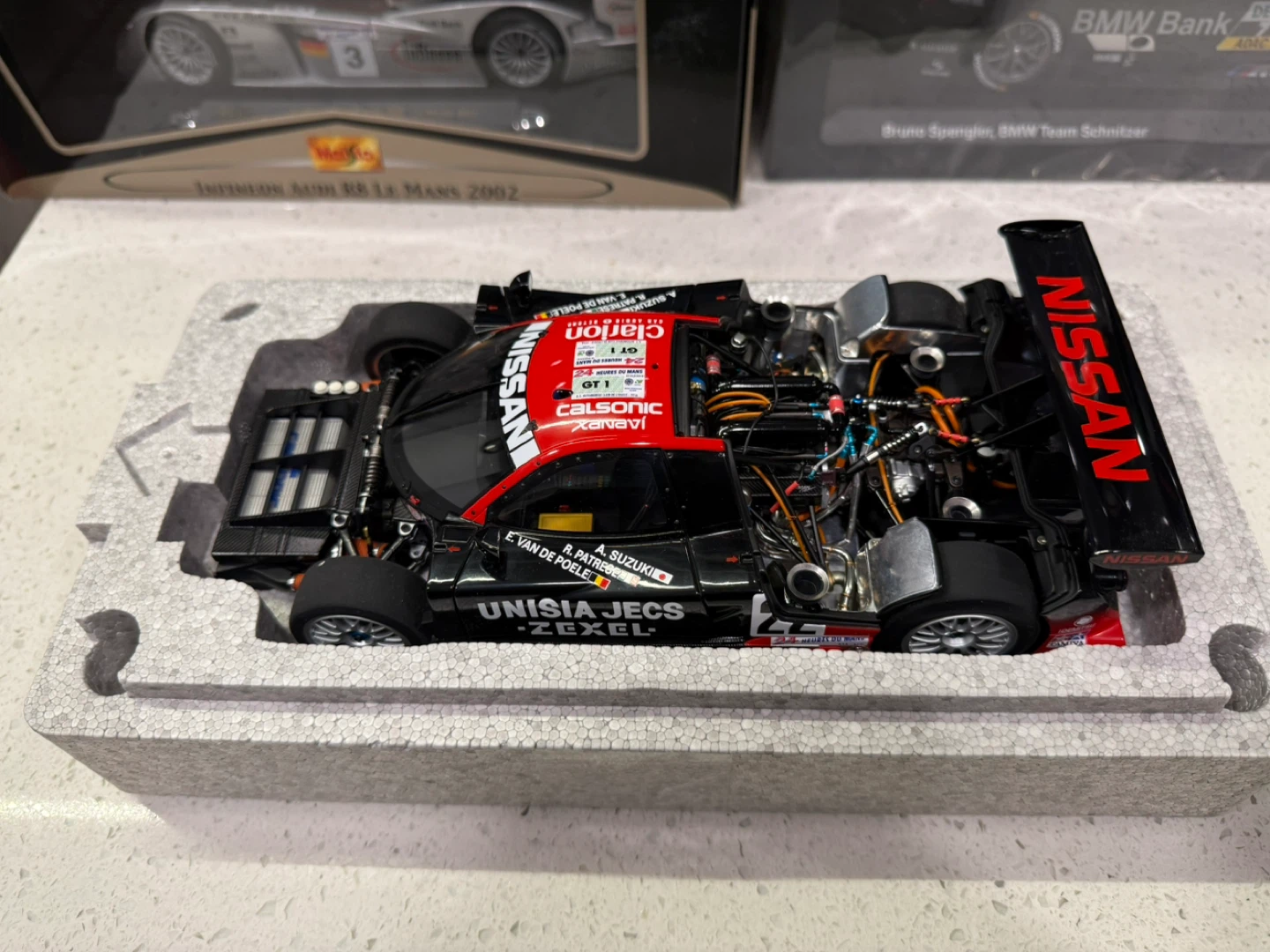 AUTOart 1997 #22 Nissan R390 GT1 Le Mans 24 Hours Racecar