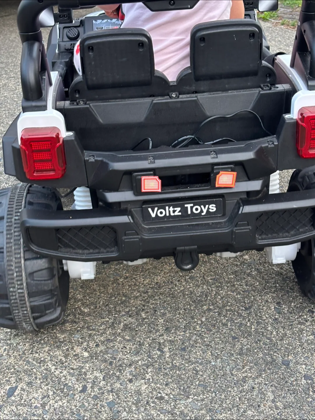 Voltz Toys Ride-On Jeep - White/Black image indicator(6)