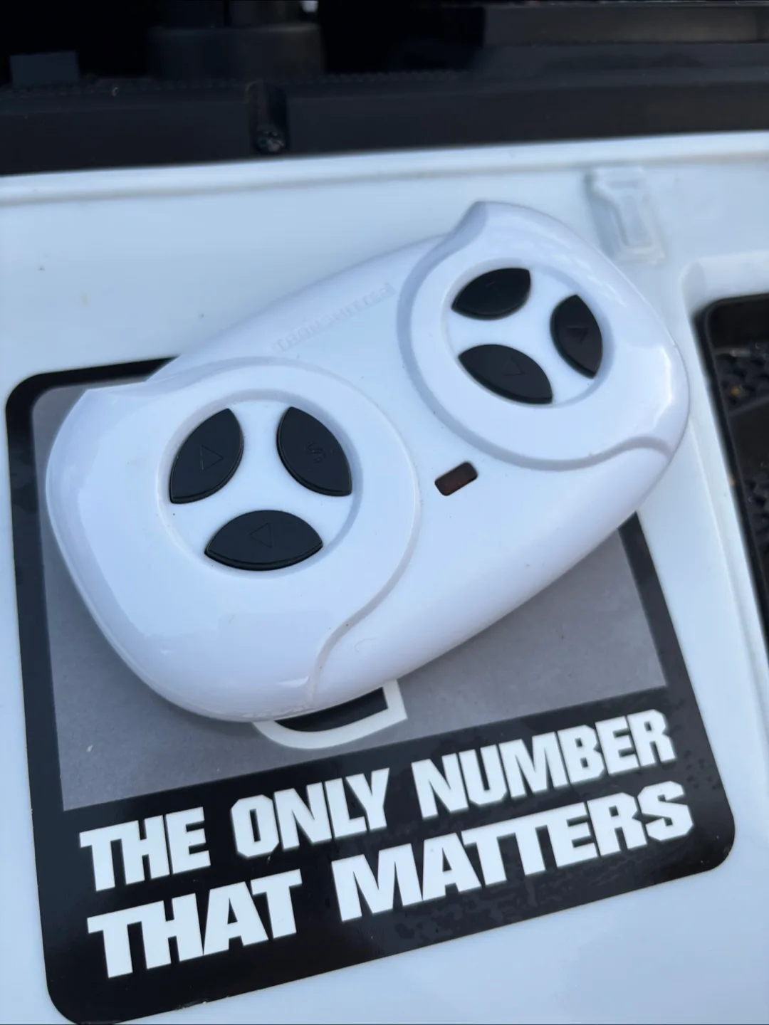 Voltz Toys Ride-On Jeep - White/Black image indicator(3)