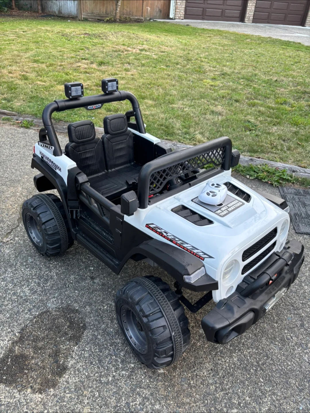 Voltz Toys Ride-On Jeep - White/Black image indicator(2)