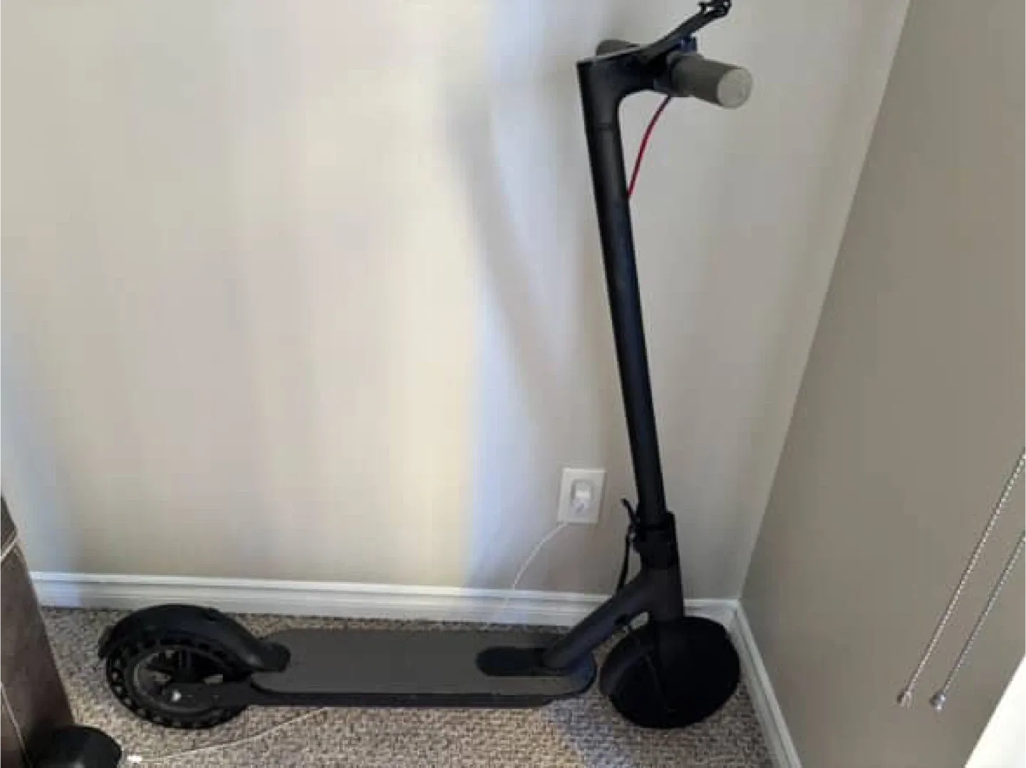 Electric Scooter - Black image indicator(2)