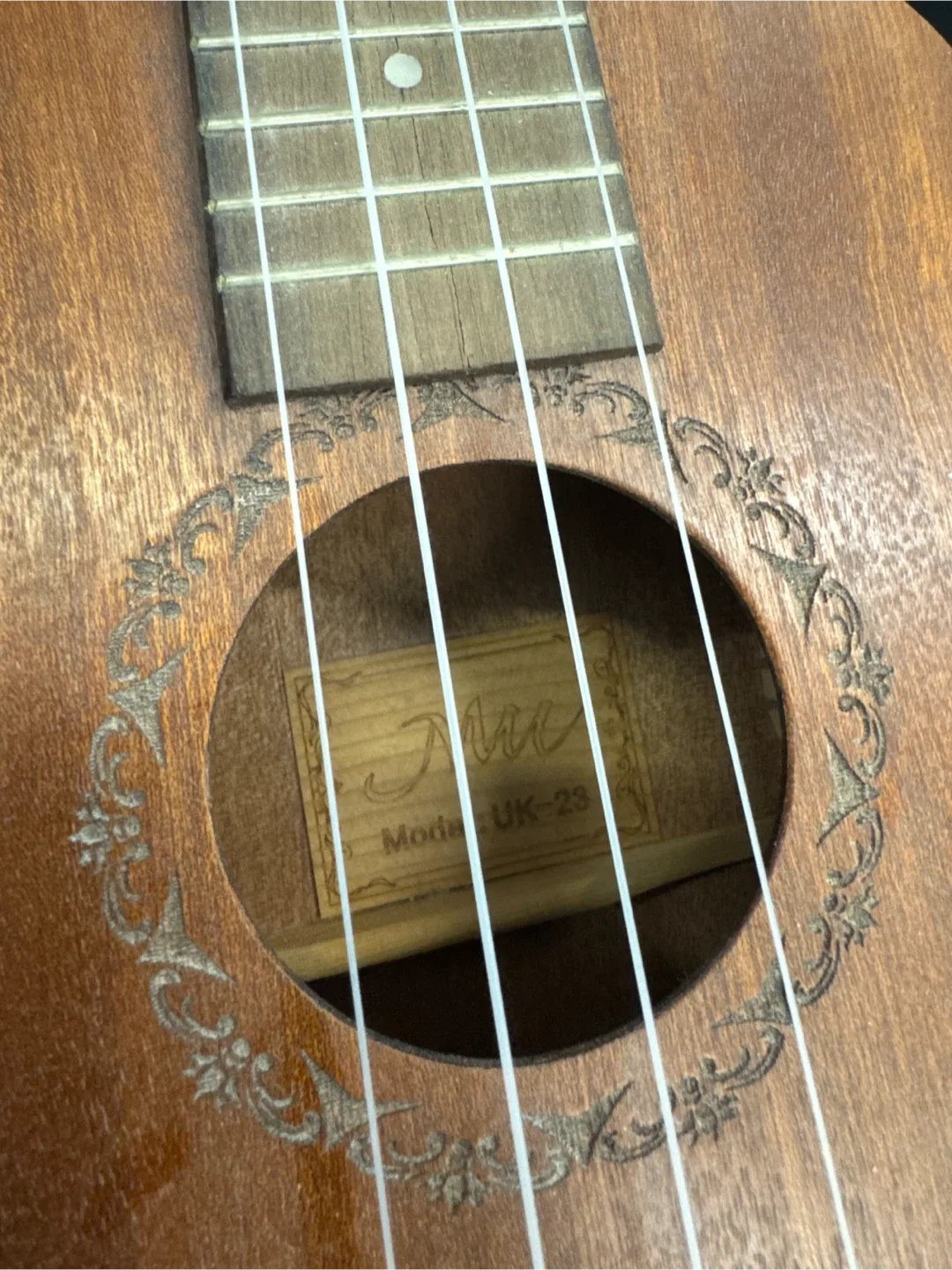 Kmise UK-23 Ukulele with Case & Tuner thumbnail