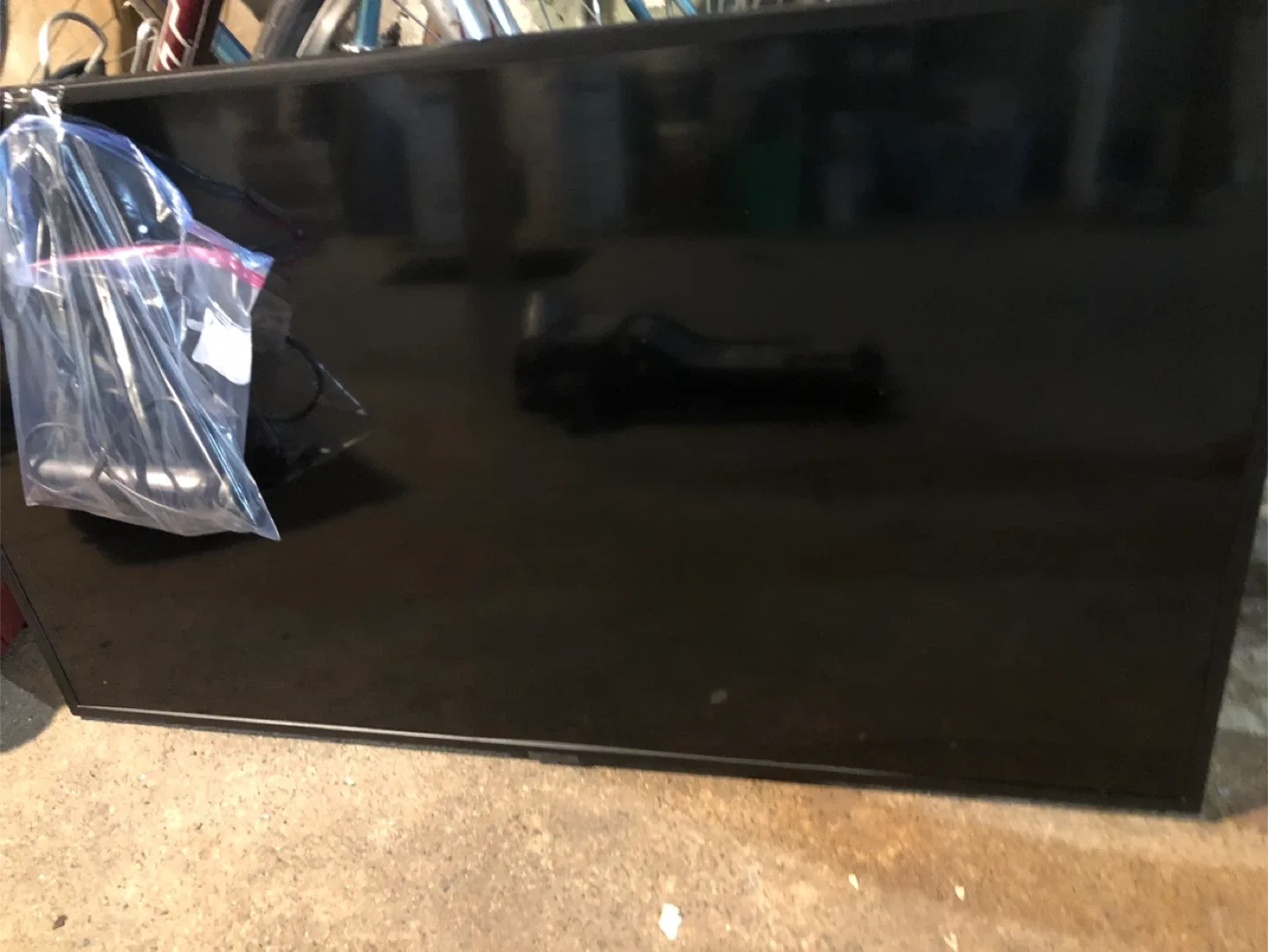 Samsung 43" Class RU7100 4K UHD TV image indicator(3)