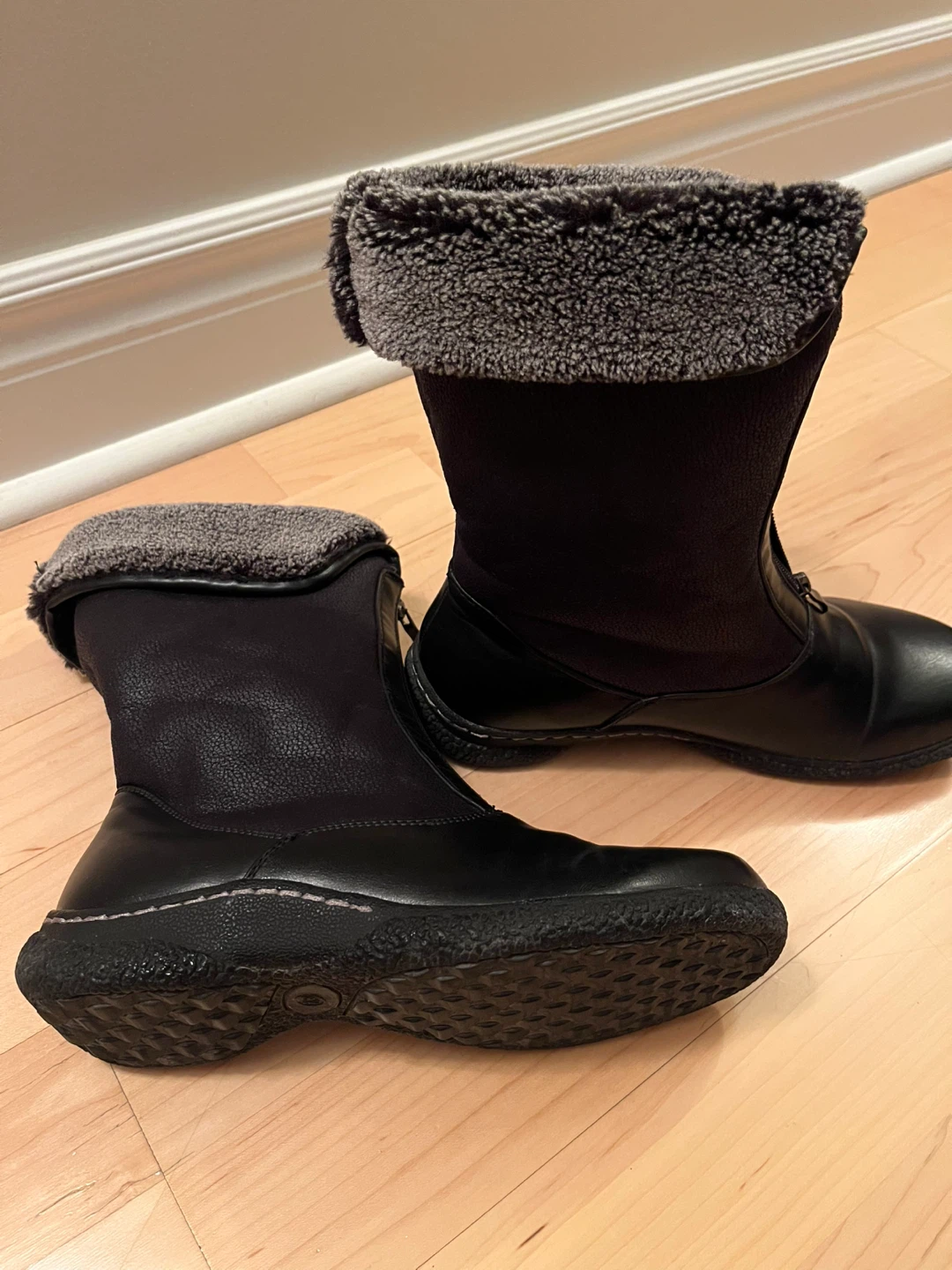 Black Winter Boots with Fur Trim - photo 3