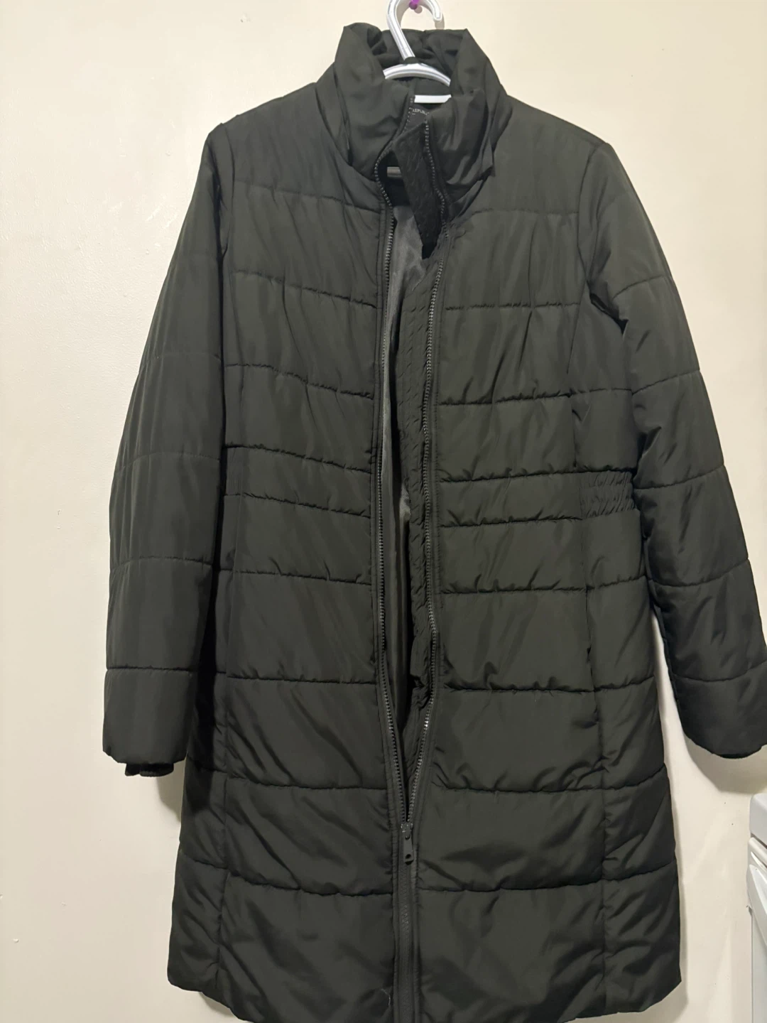 Banana Republic Black Puffer Coat - Size M