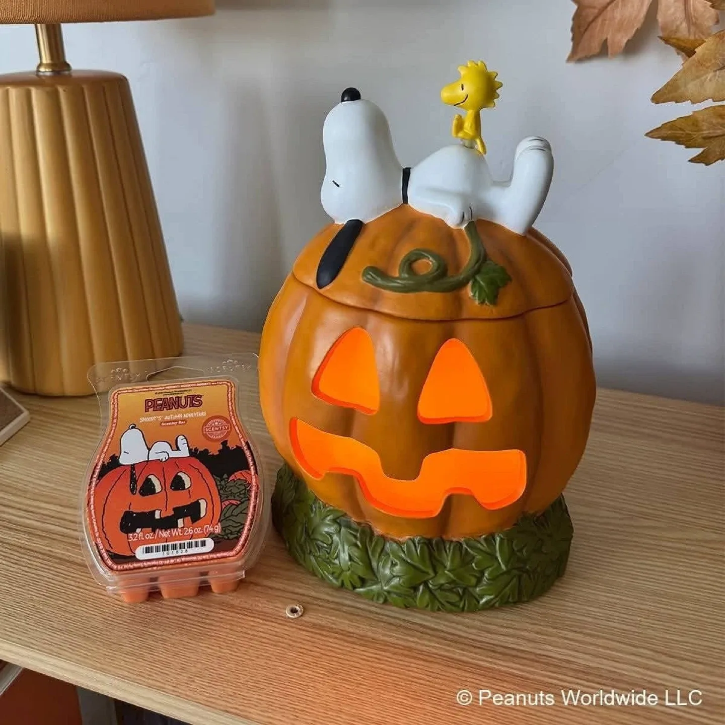 Scentsy, Snoopy Pumpkin Patch Warmer! thumbnail