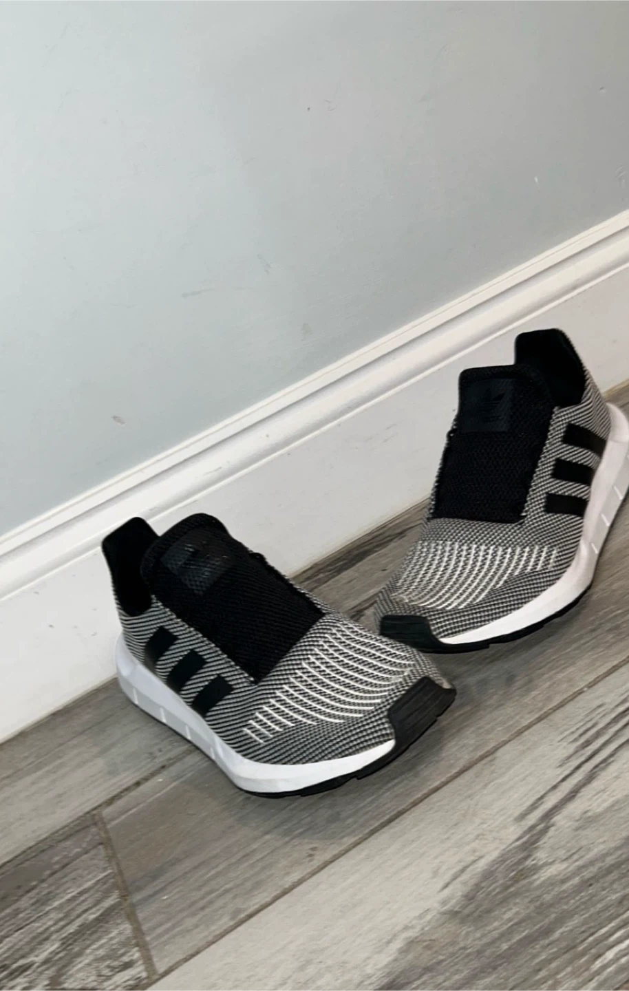 Adidas Swift Run X Sneakers size 10 - photo 3