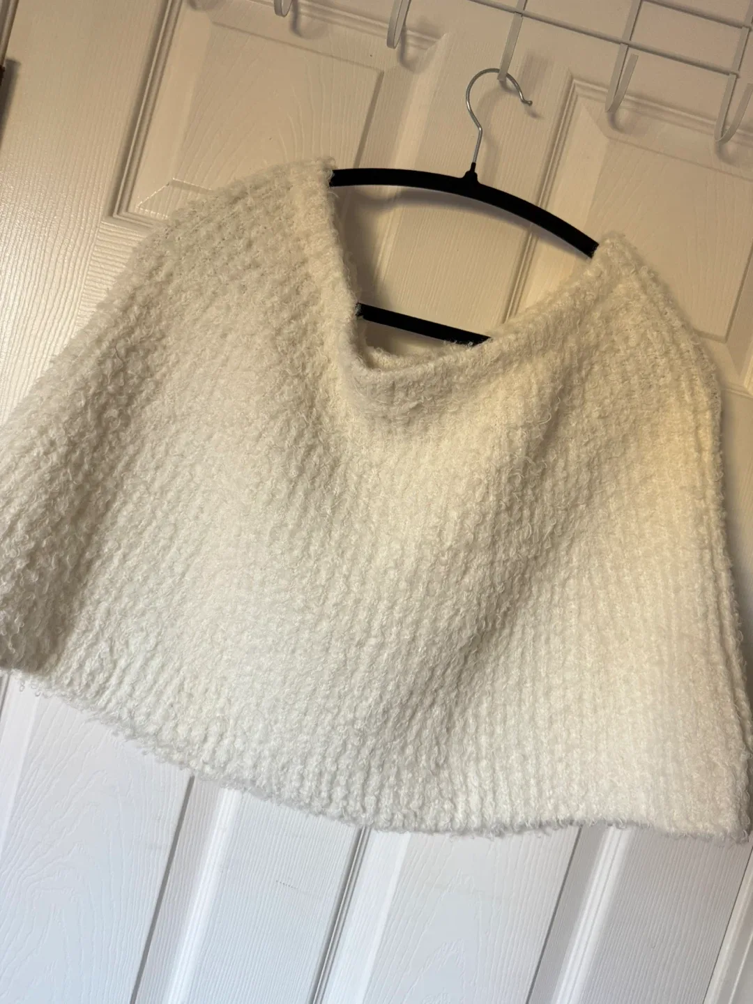 H&M Divided White Sweater - Size L image indicator(7)
