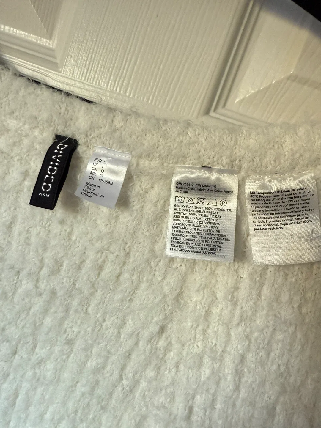 H&M Divided White Sweater - Size L image indicator(8)