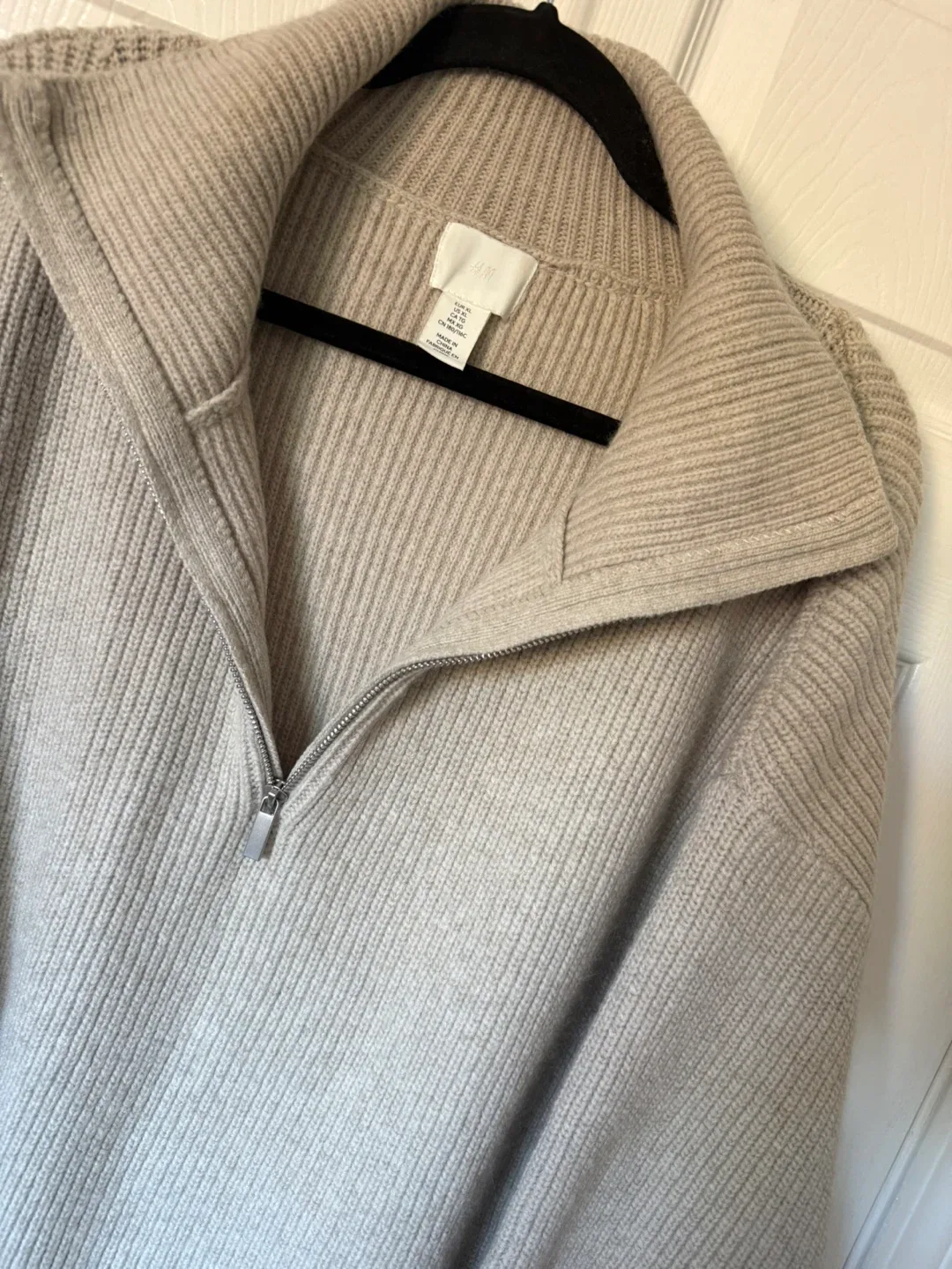 H&M Beige Knit Zip-Up - Size XL image indicator(5)