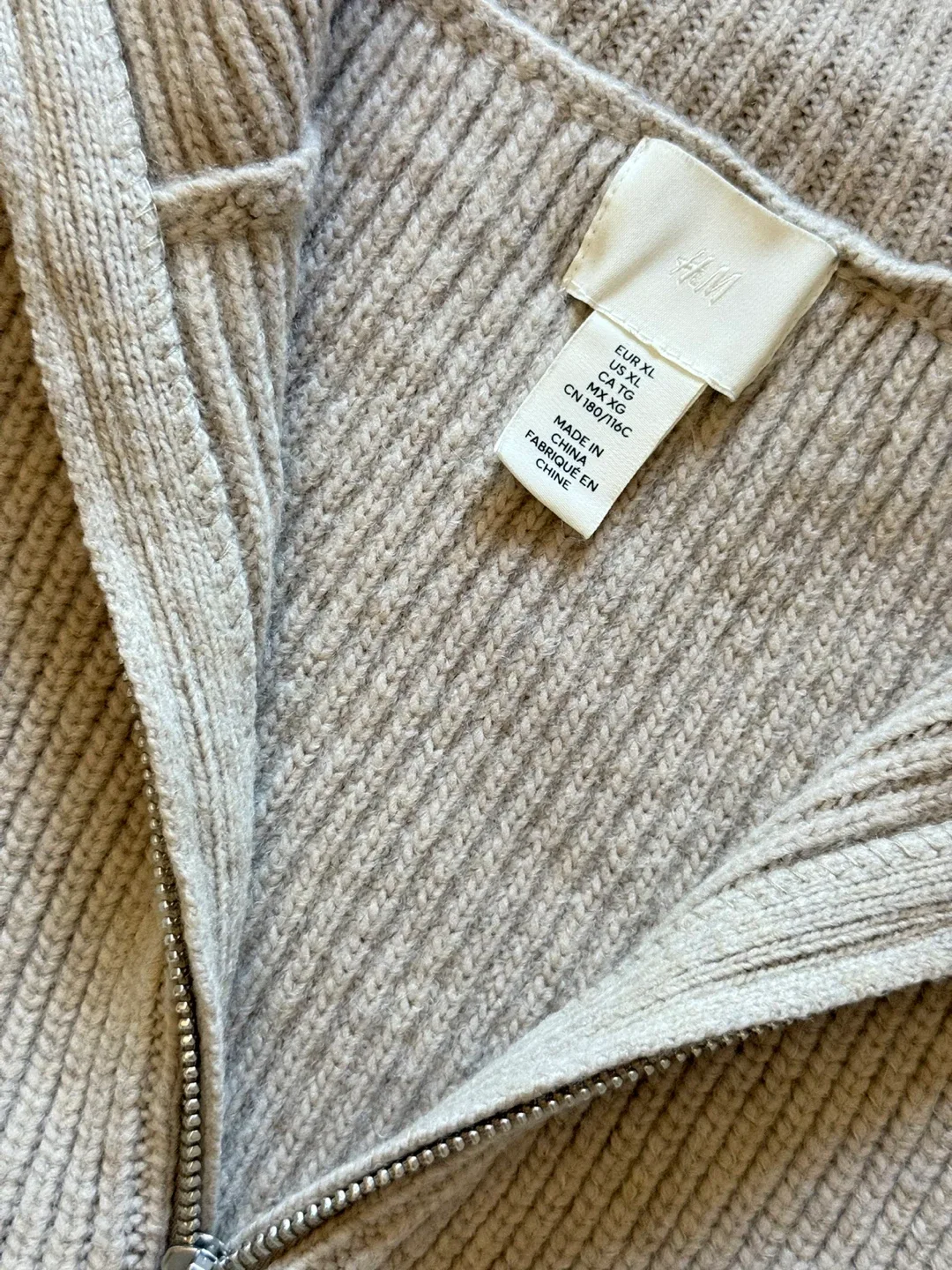 H&M Beige Knit Zip-Up - Size XL image indicator(3)