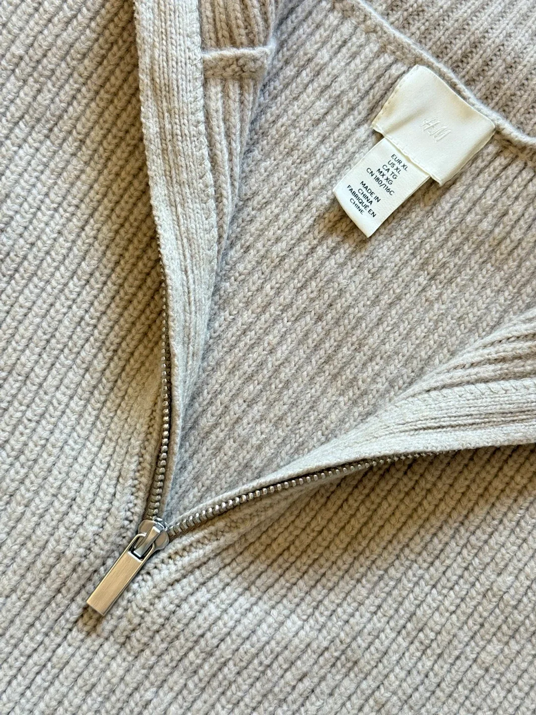 H&M Beige Knit Zip-Up - Size XL image indicator(2)