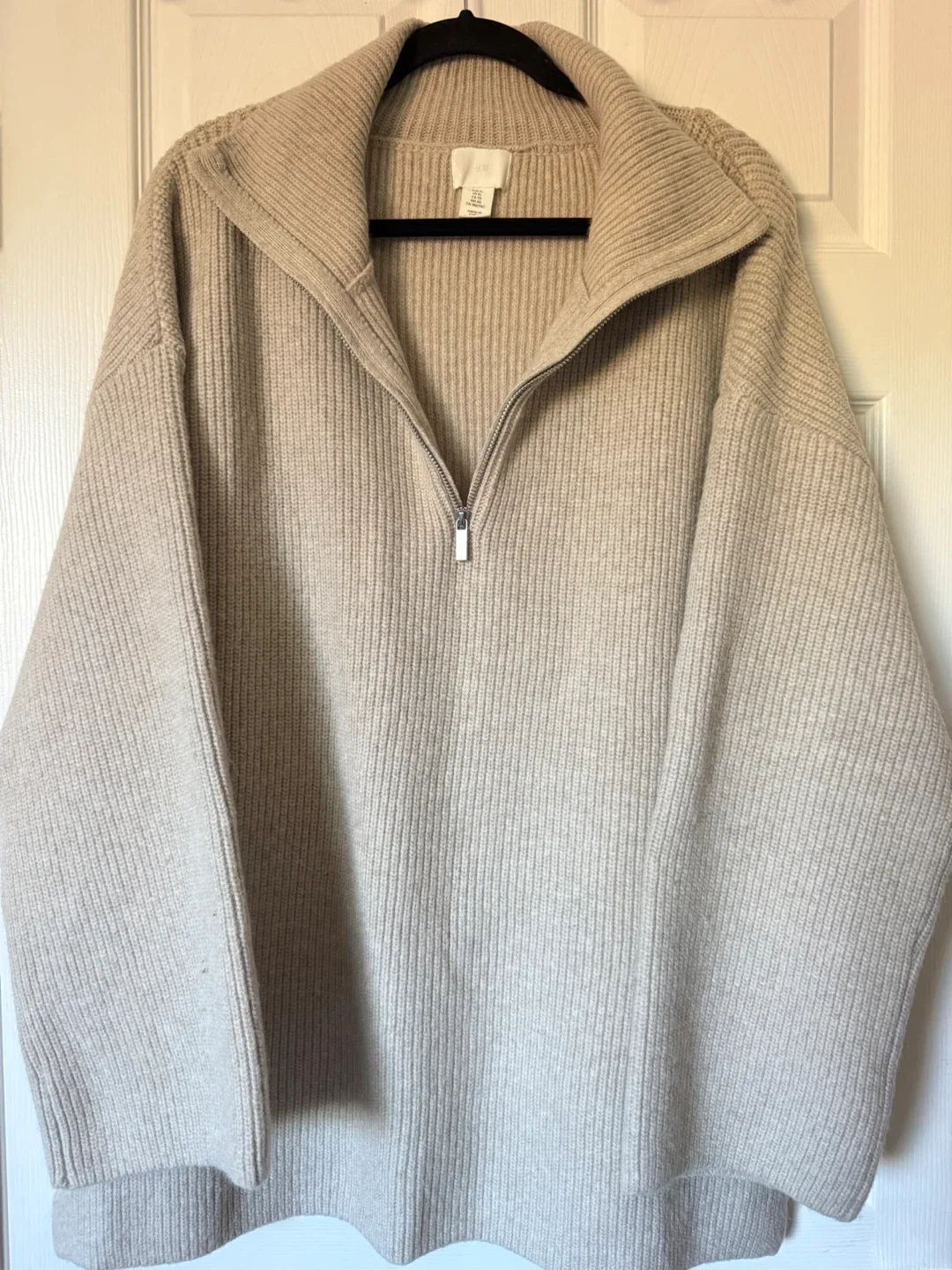 H&M Beige Knit Zip-Up - Size XL image indicator(9)
