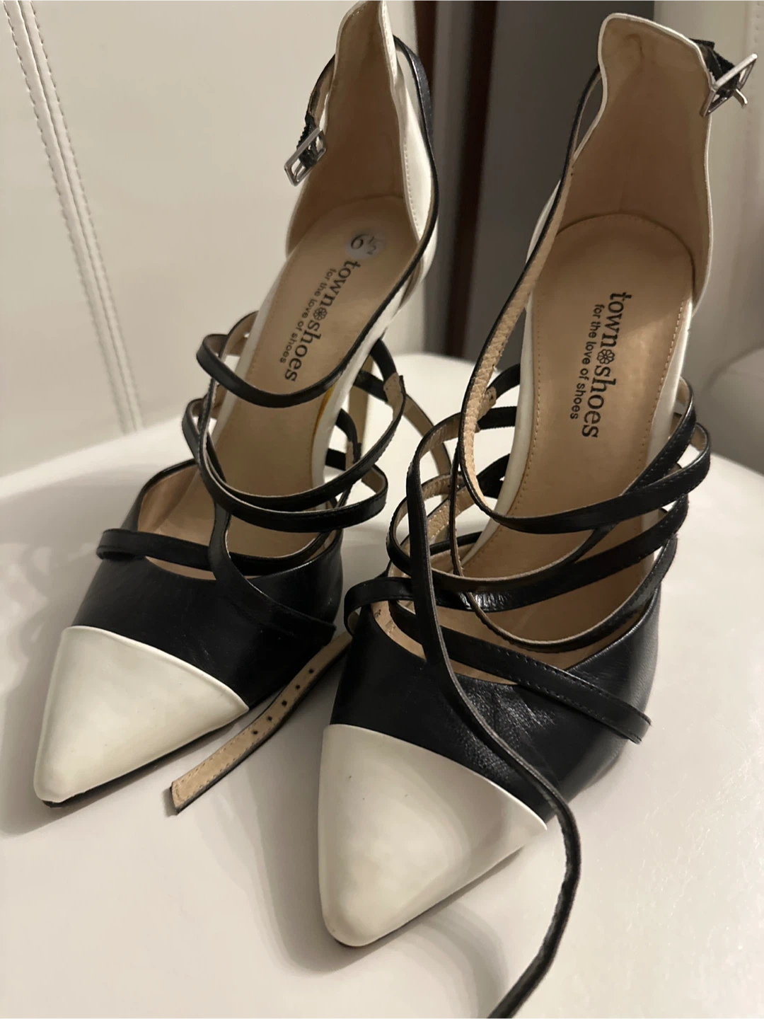 Town Shoes Heels - Black & White - Size 6.5 - photo 2
