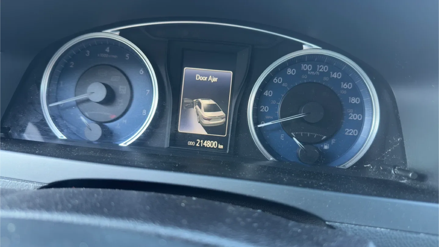 2017 Toyota Camry LE image indicator(9)