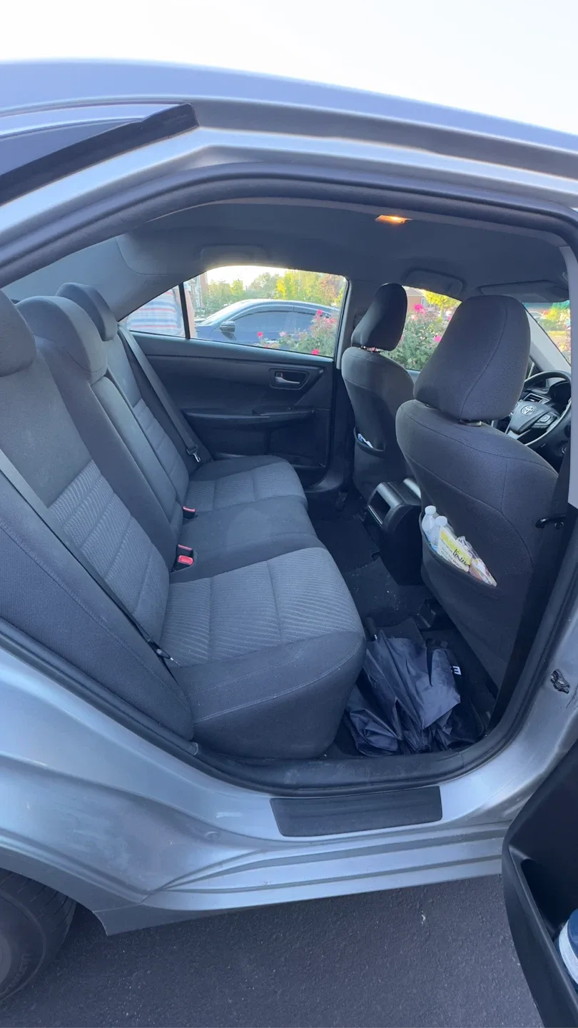 2017 Toyota Camry LE image indicator(7)