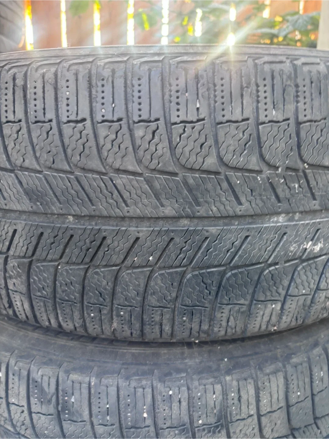 Michelin winter Tires- 235/50R18 image indicator(5)