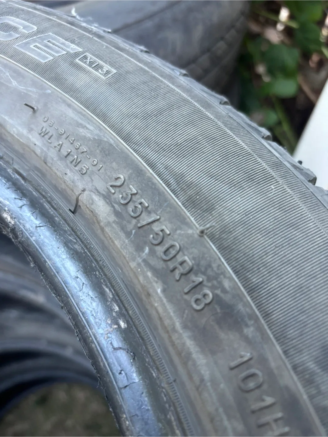 Michelin winter Tires- 235/50R18 image indicator(3)