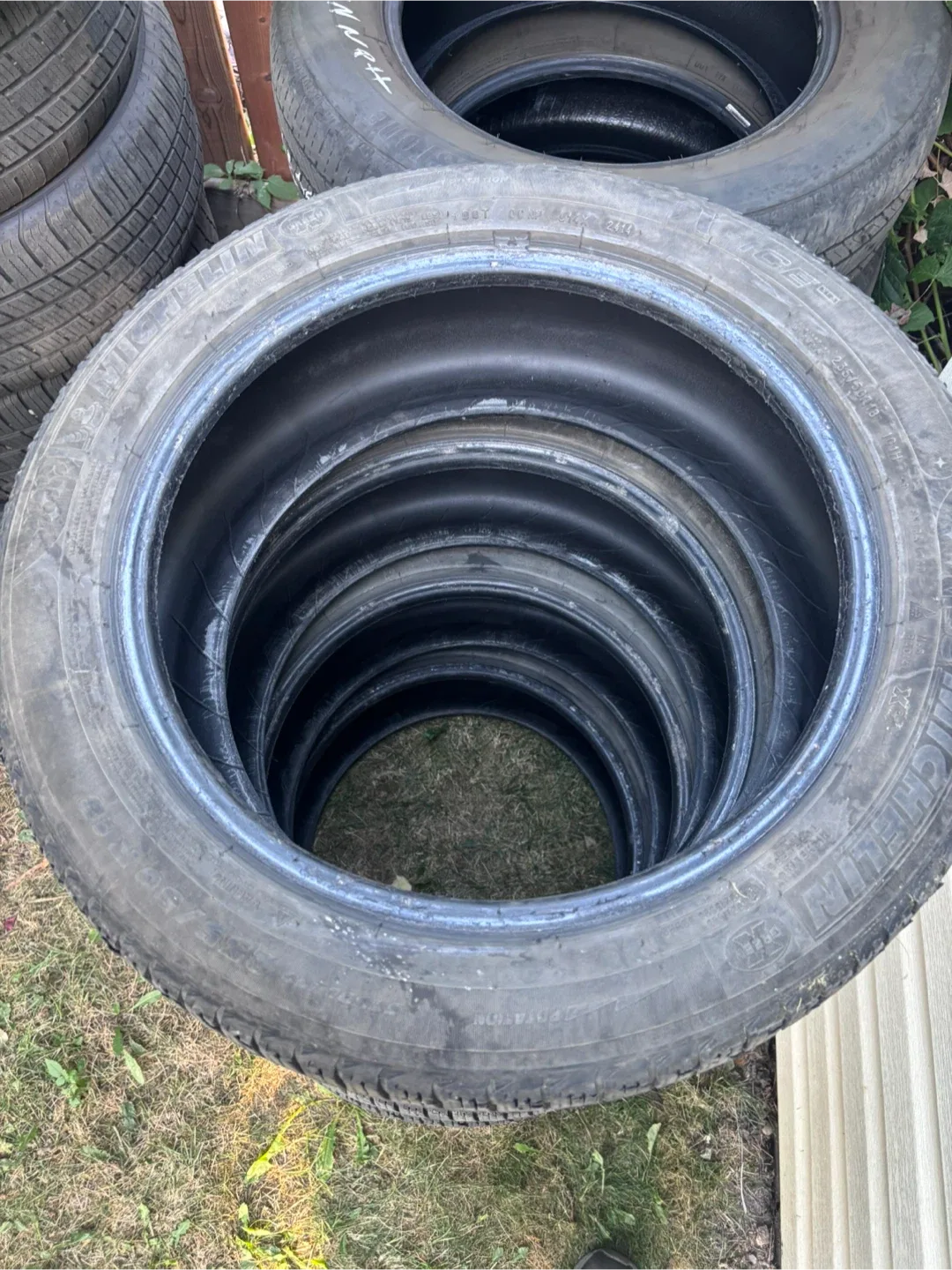 Michelin winter Tires- 235/50R18 image indicator(2)