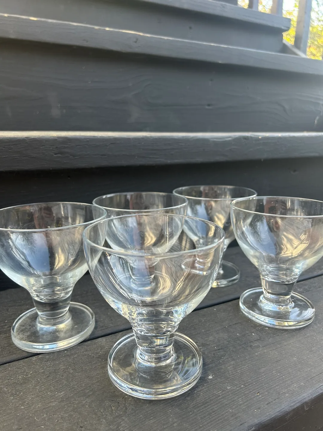 Set of 5 glass cups