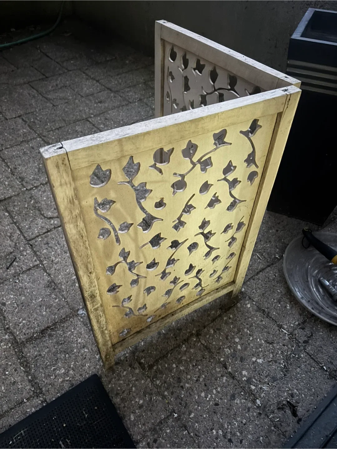Decorative Folding Gate or screen image indicator(2)