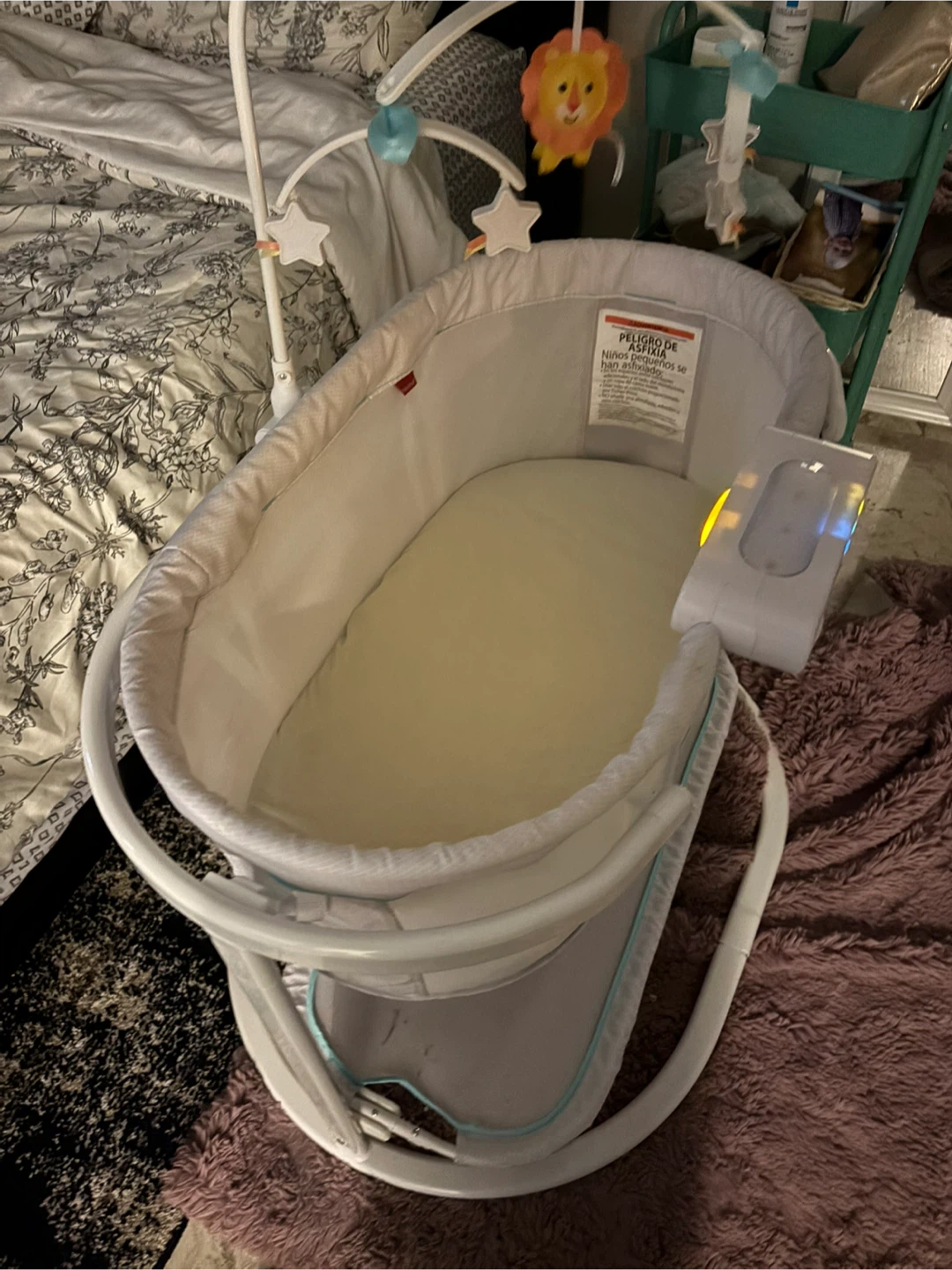 Fisher-Price Soothing Motions Bassinet - Windmill Style - photo 2